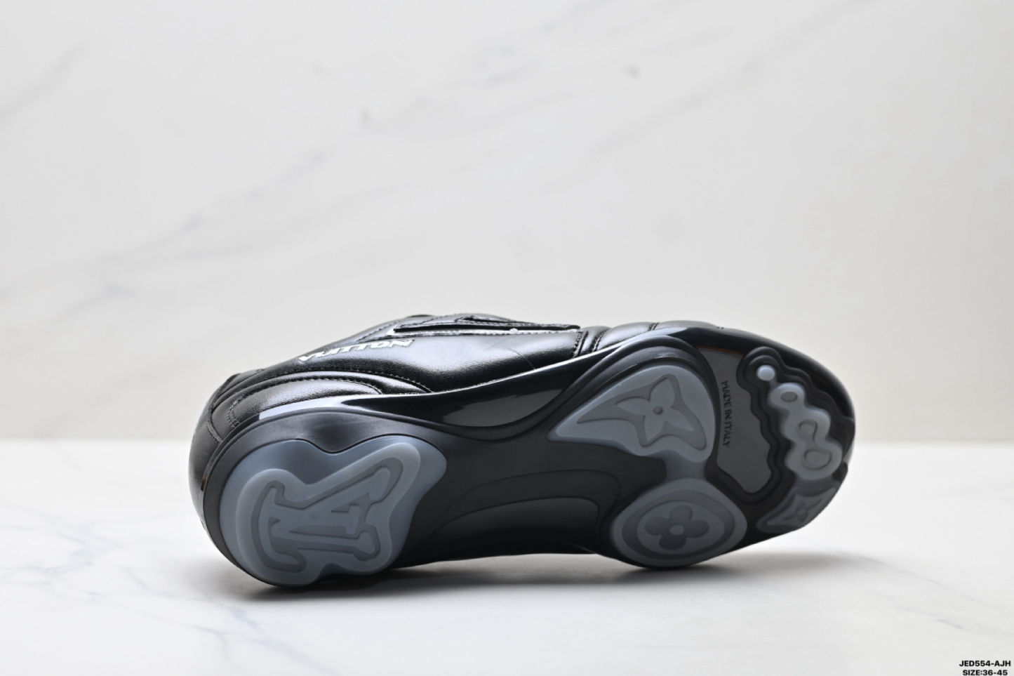 LOUIS VUITTON ルイ・ヴィトン  FOOTPRINT SOCCER スニーカー カーフレザー 