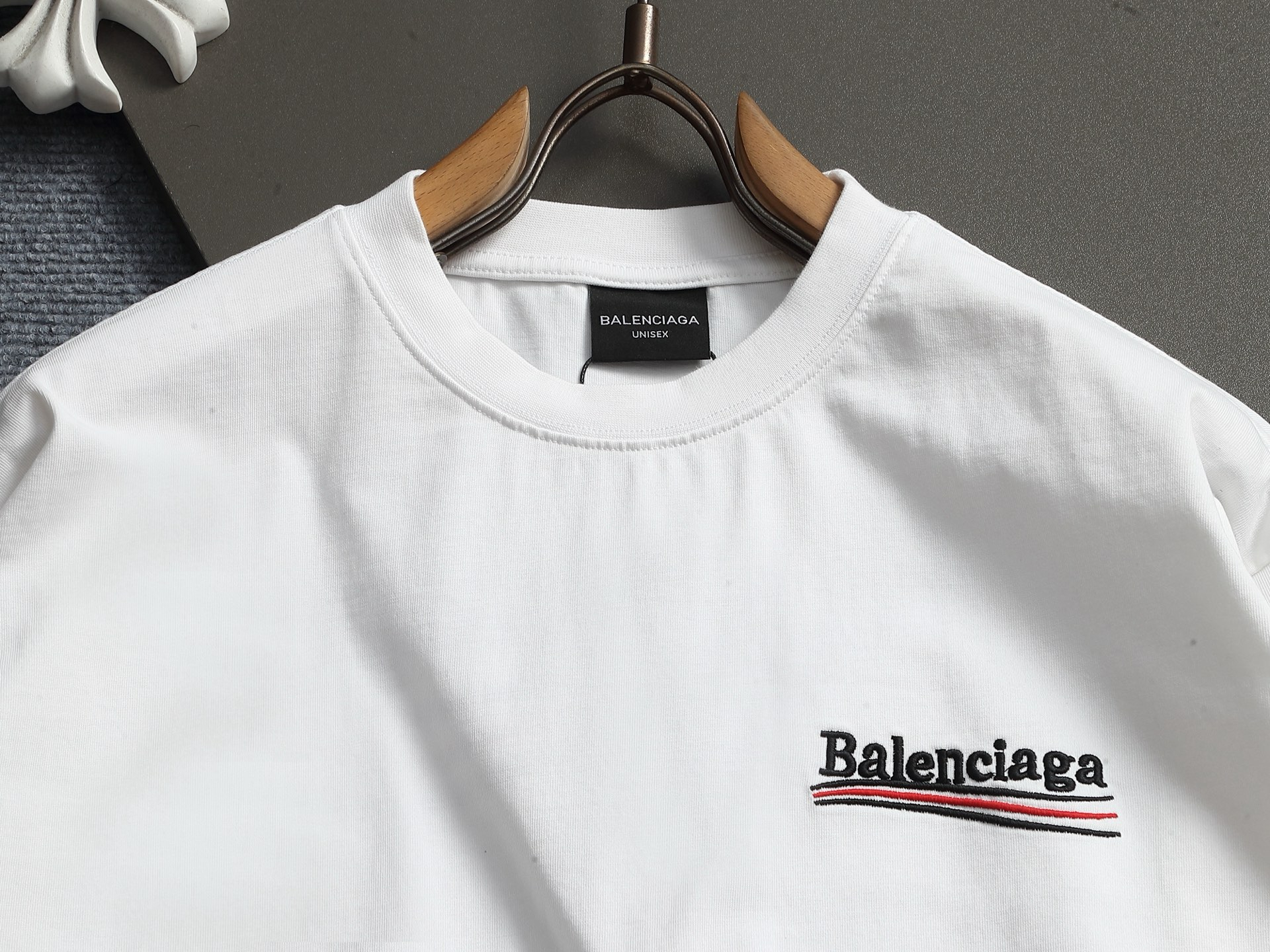 【BALENCIAGA】刺繍長袖 T シャツ
