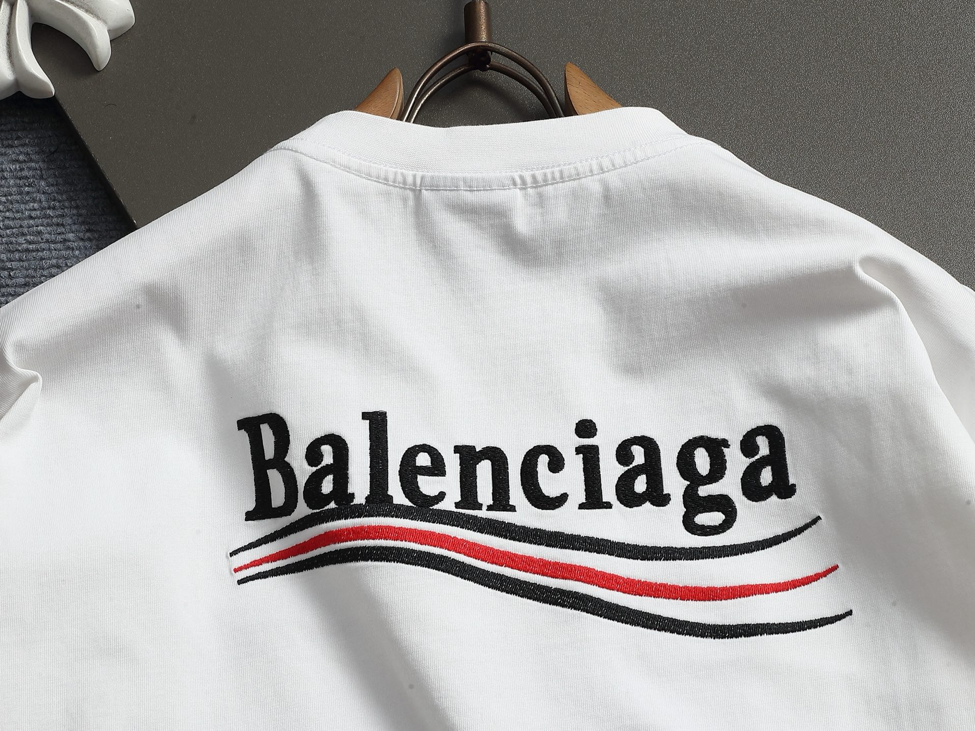 【BALENCIAGA】刺繍長袖 T シャツ