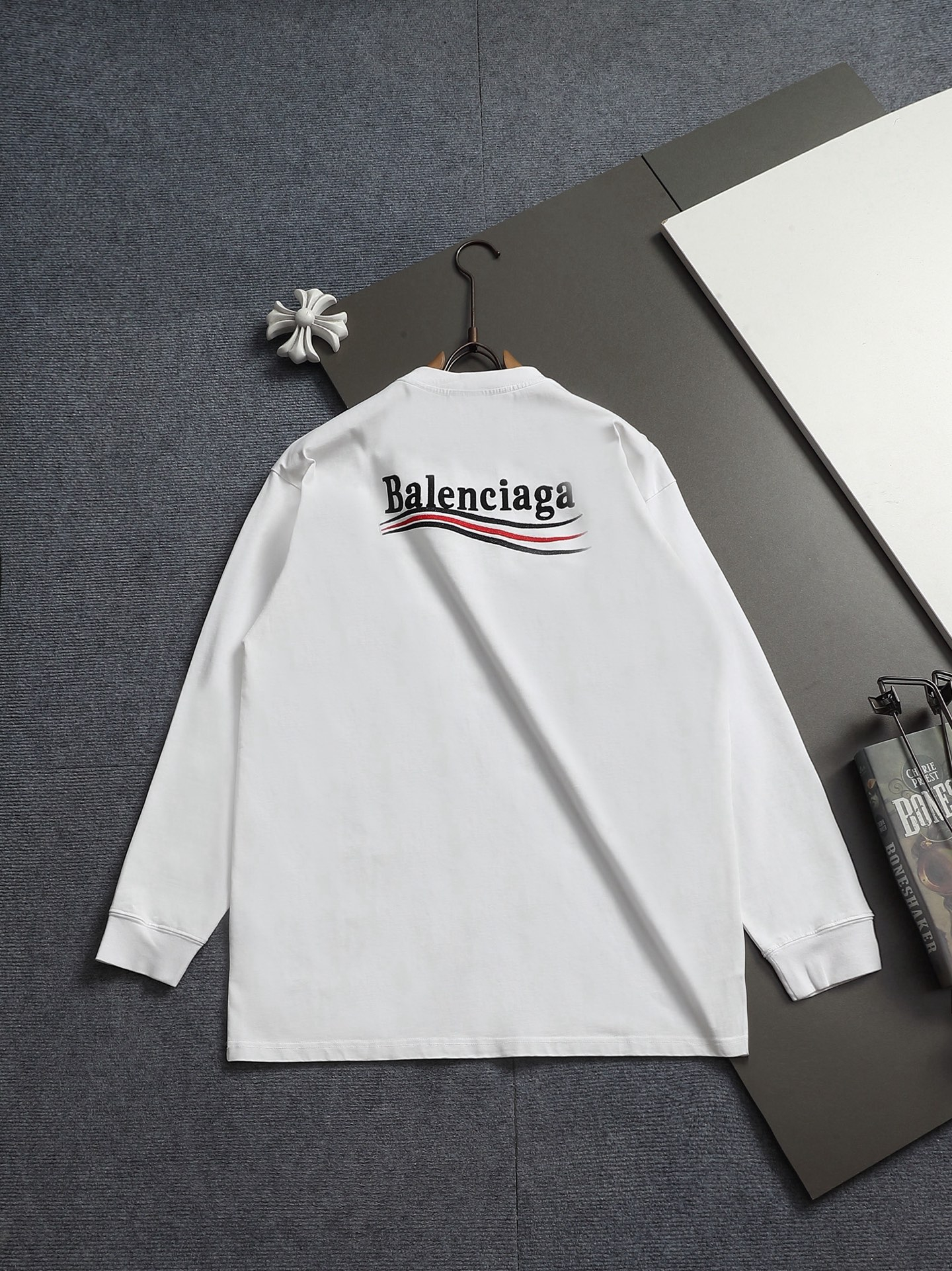 【BALENCIAGA】刺繍長袖 T シャツ
