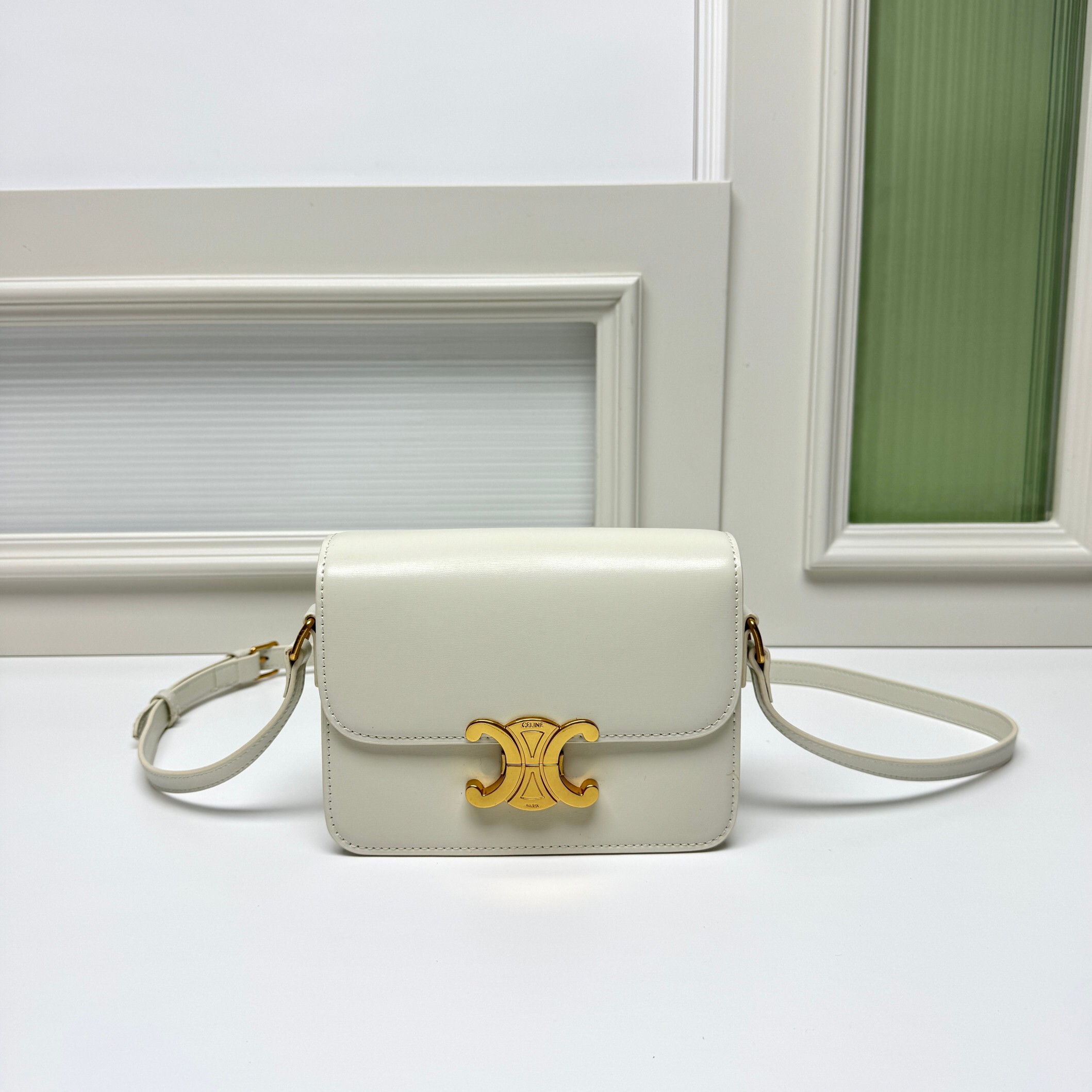 CELINE★トリオンフ クロスボディバッグ ティーン シャイニー