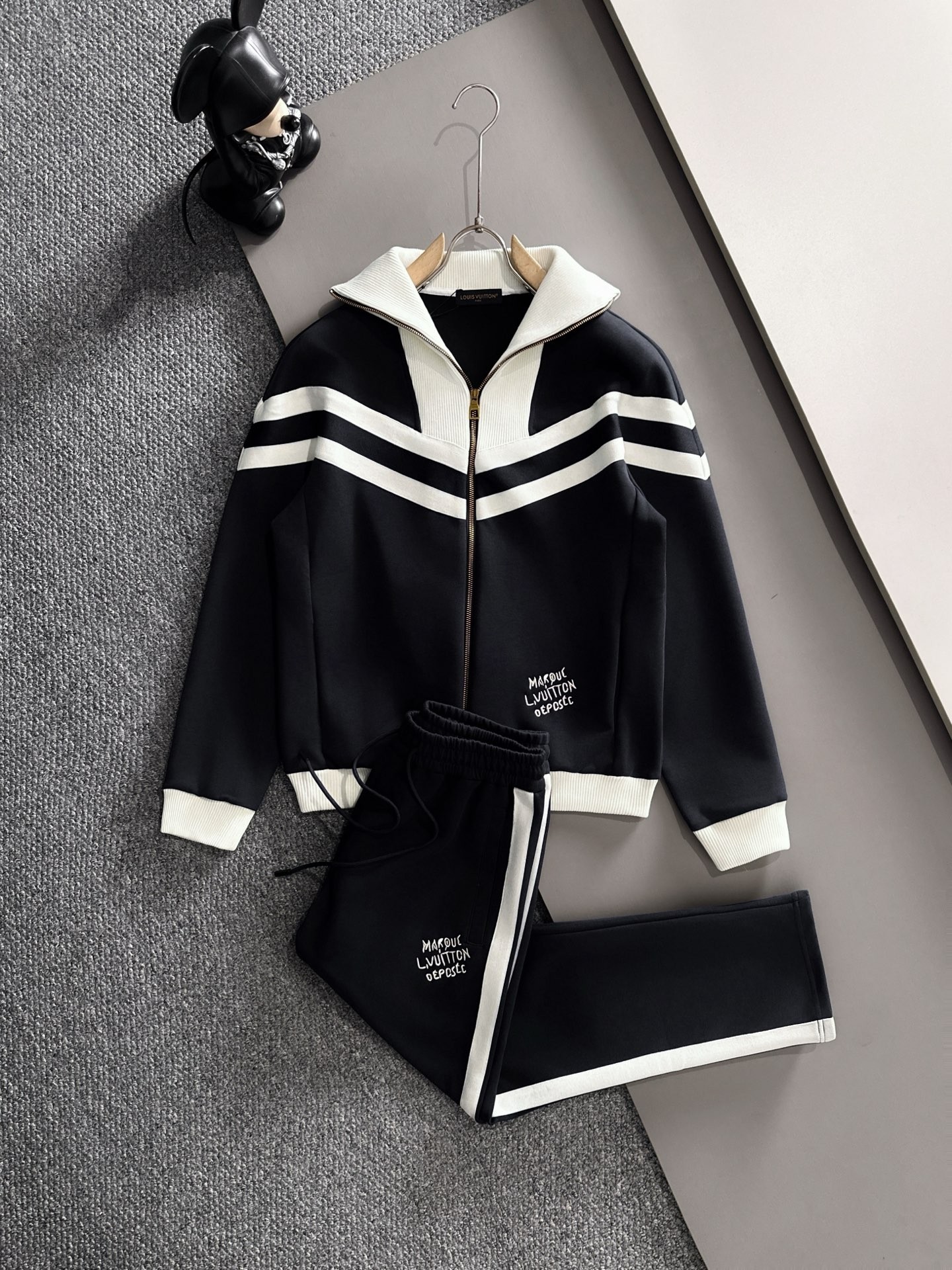 【LOUIS VUITTON旗艦店】ルイヴィトン 上下セット セットアップ ご好評に付き再入荷！