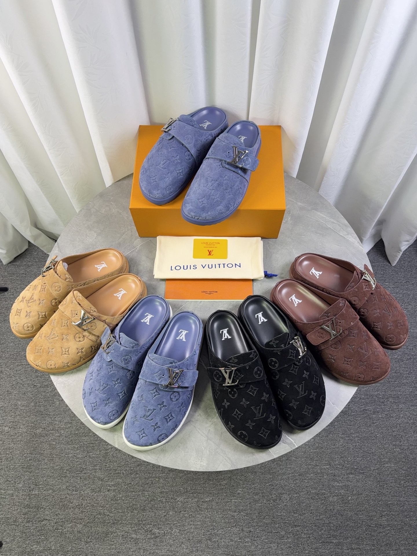 LOUIS VUITTON 
