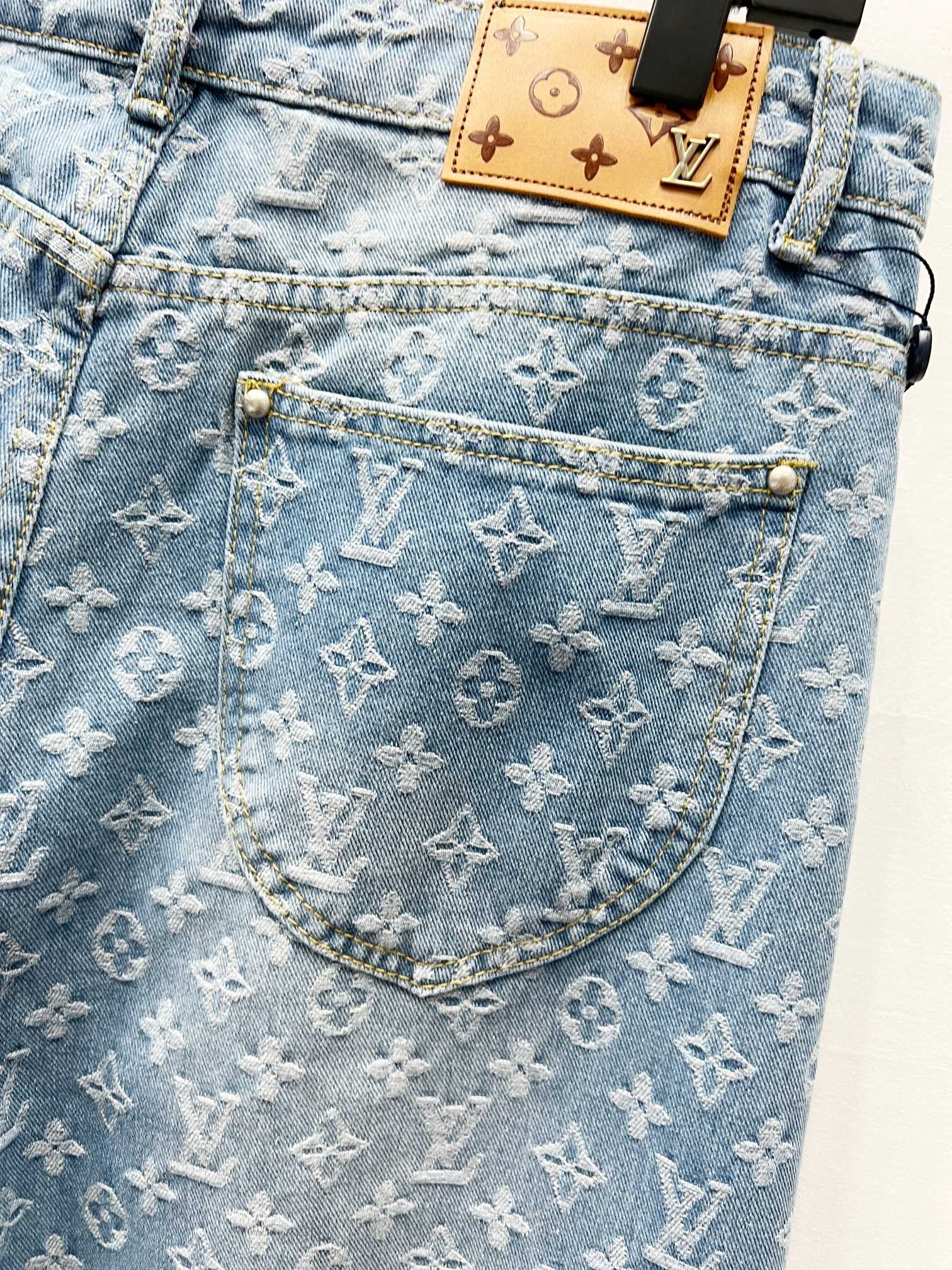 【LOUIS VUITTON】デニムジーンズ