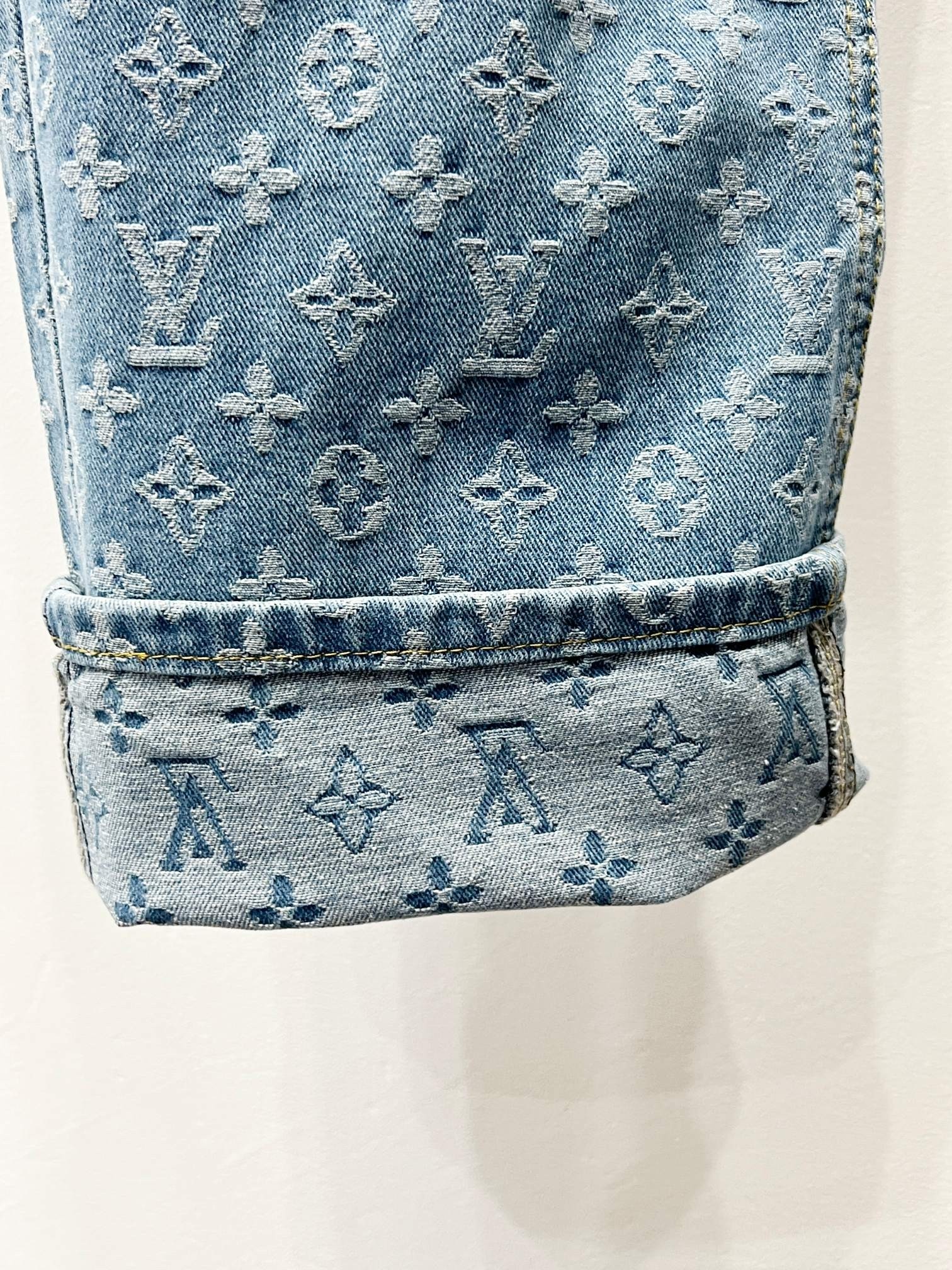 【LOUIS VUITTON】デニムジーンズ