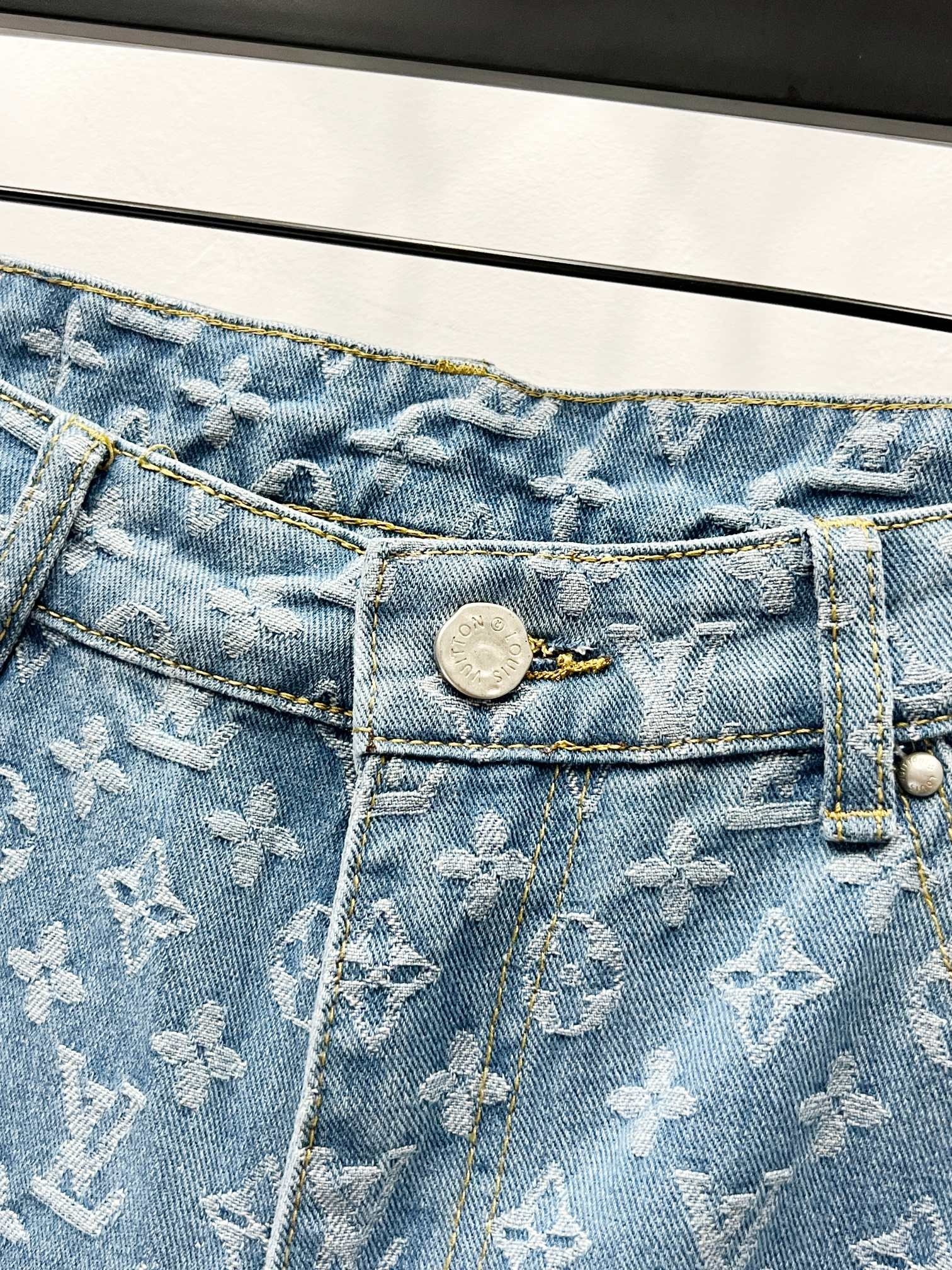 【LOUIS VUITTON】デニムジーンズ