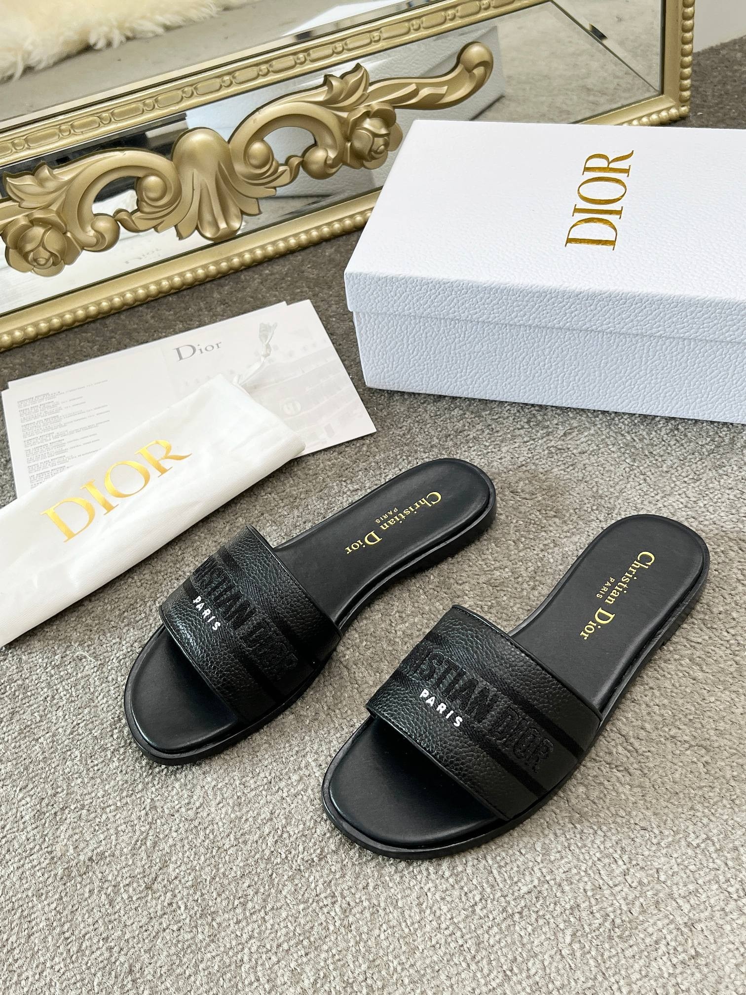 【カジュアルで上品♪】DIOR Dway スライド サンダル