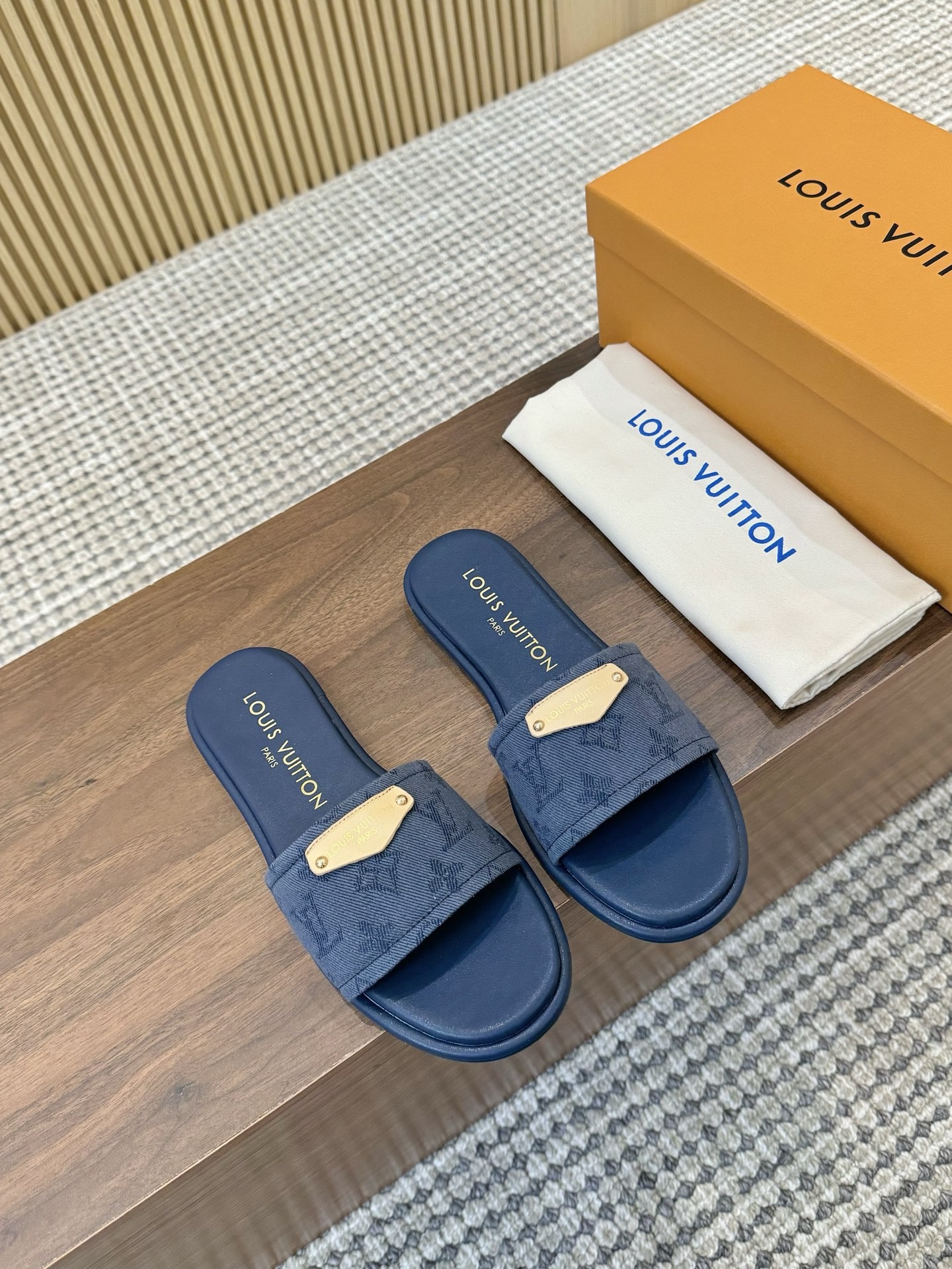 LOUIS VUITTON ルイヴィトン LILY フラットスライドサンダル