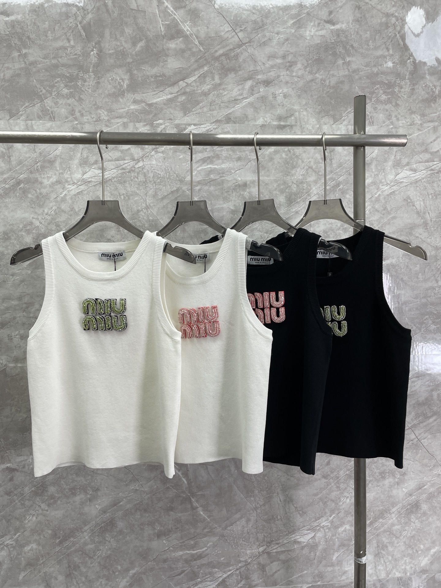 【MIU MIU】ニットベスト