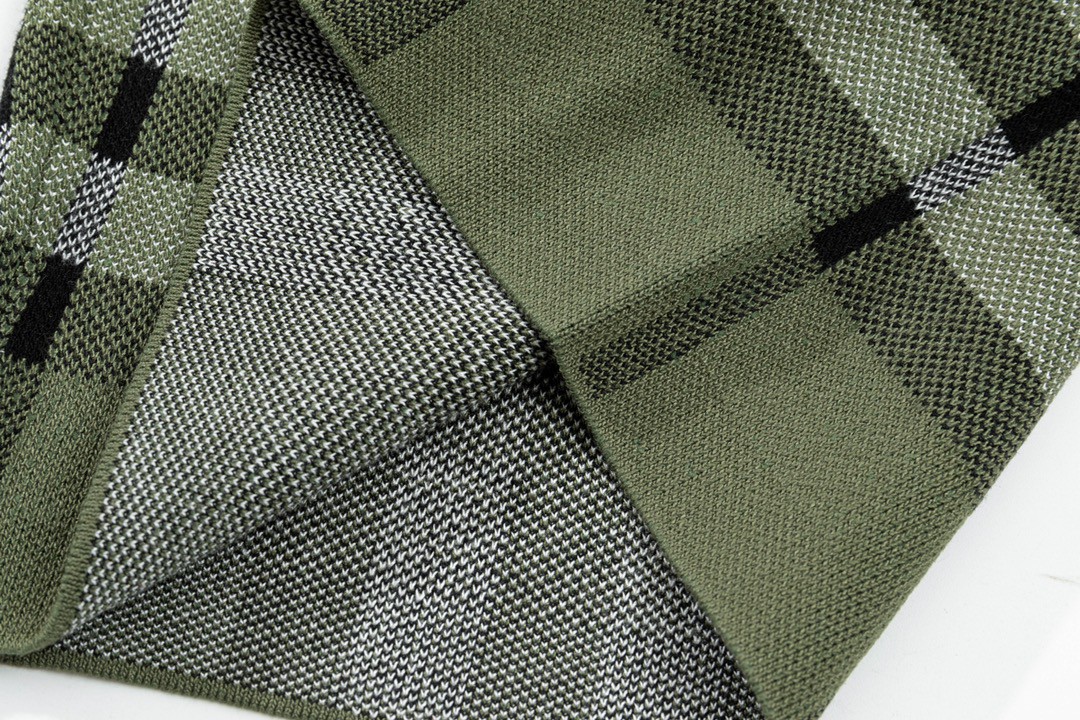 【BURBERRY】ショートパンツ