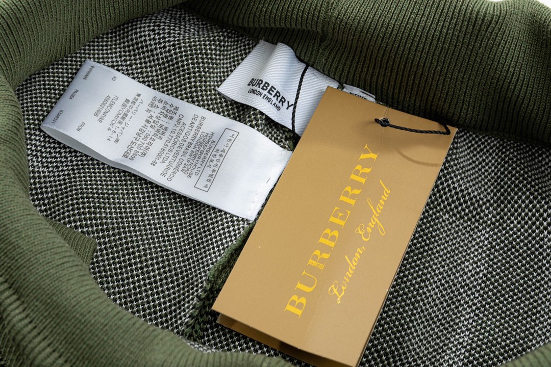 【BURBERRY】ショートパンツ