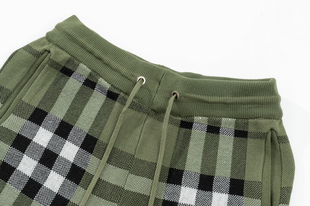 【BURBERRY】ショートパンツ