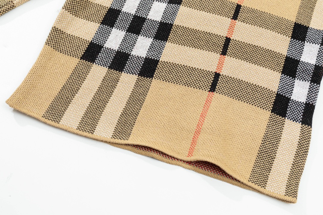 【BURBERRY】ショートパンツ