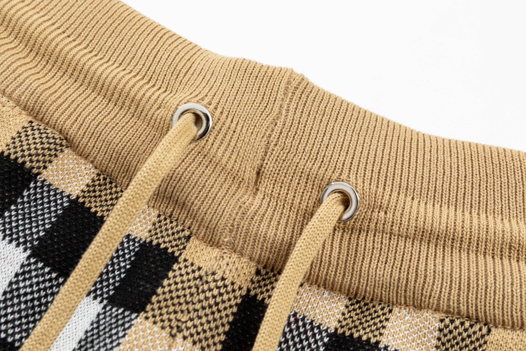 【BURBERRY】ショートパンツ