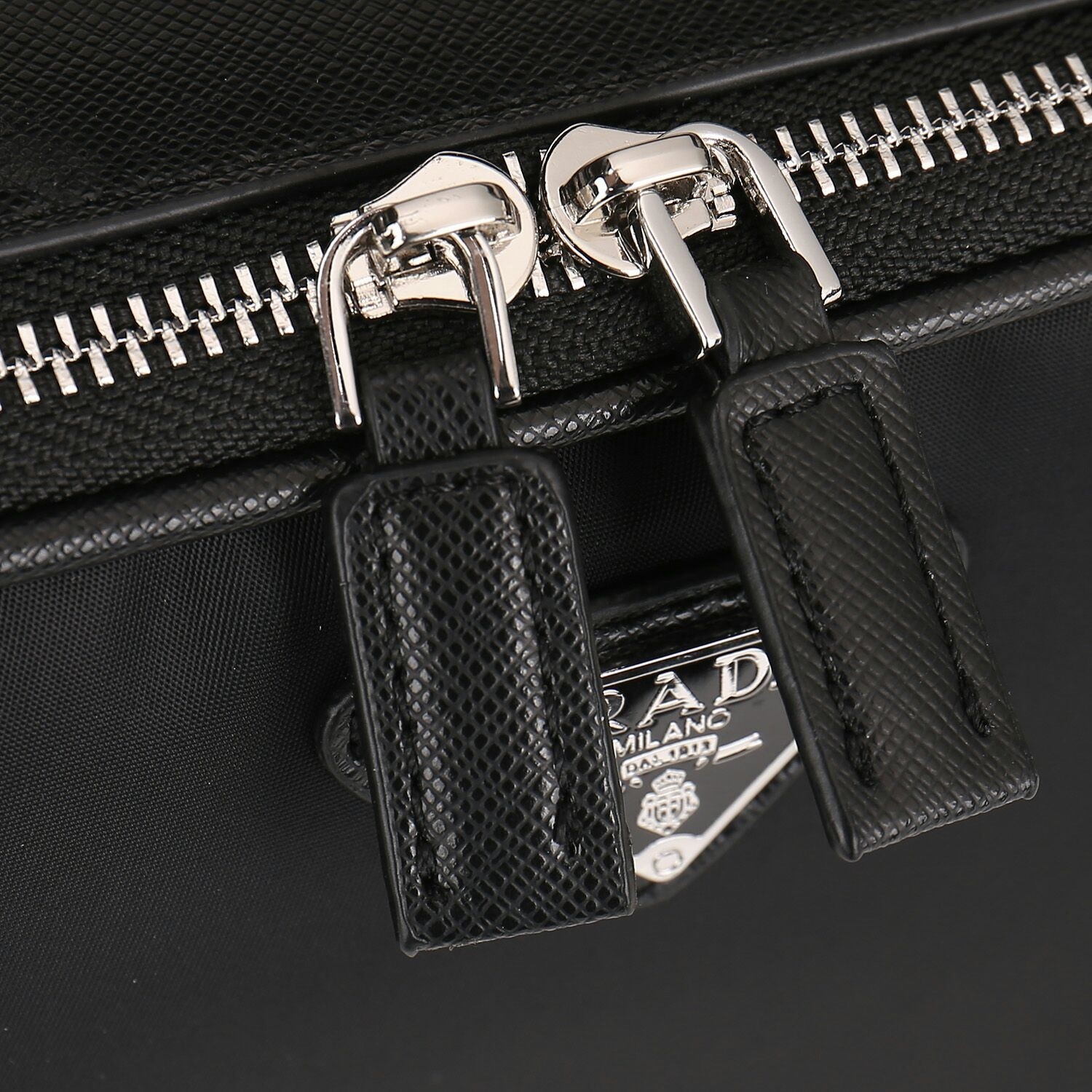 PRADA  ナイロンブリック クロスボディバッグ