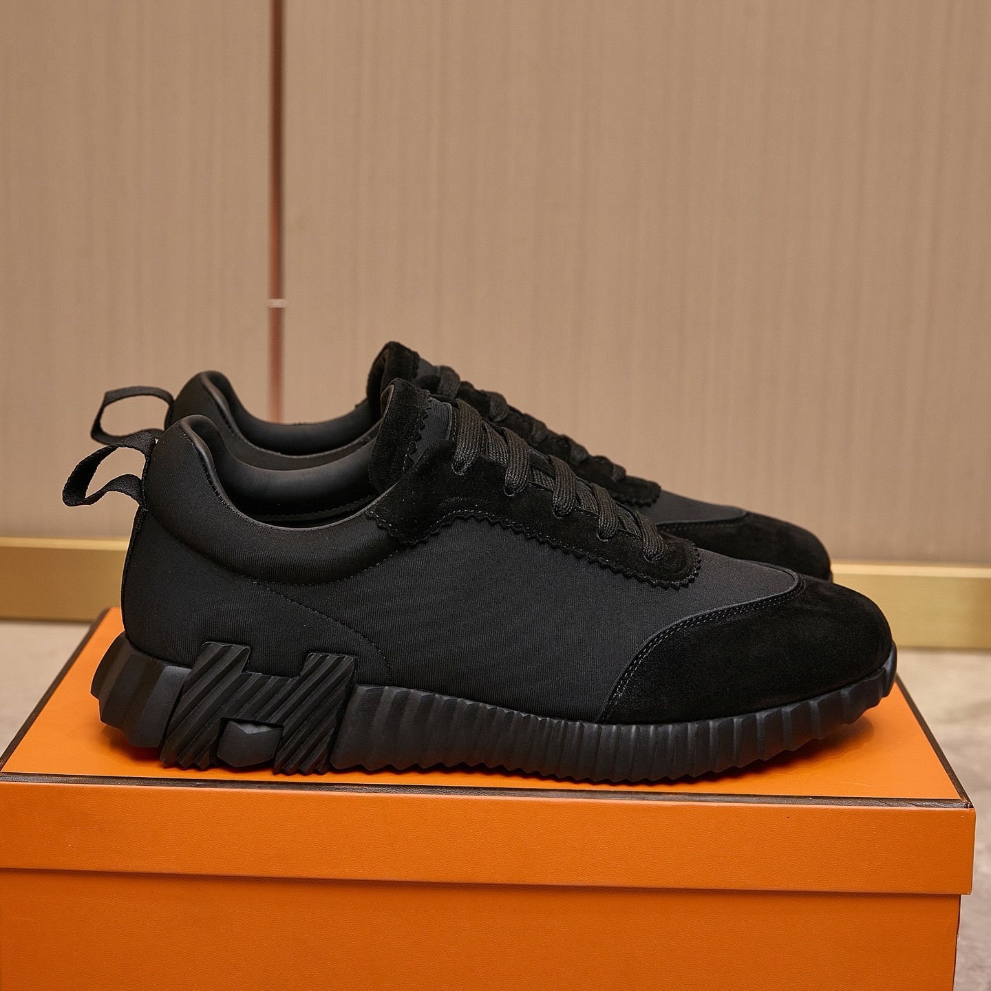 【カジュアル】HERMES バウンシング スニーカー オールブラック