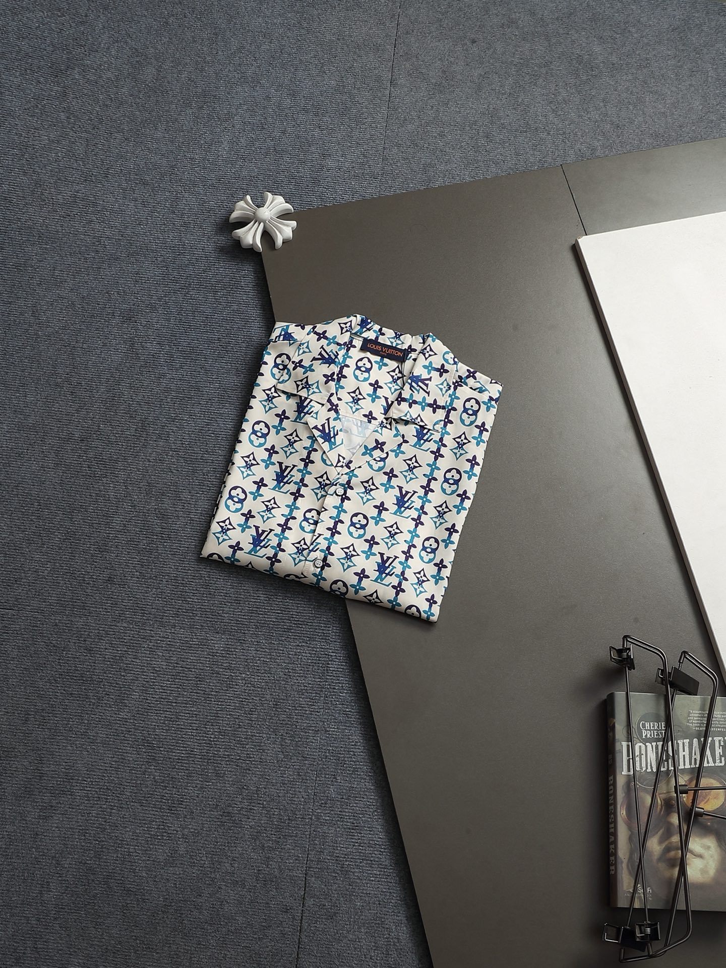 【LOUIS VUITTON】半袖シャツ