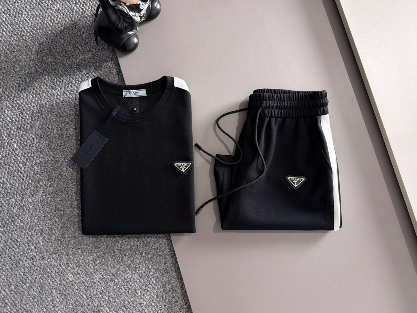 【PRADA】半袖T シャツショートパンツ セットアップ