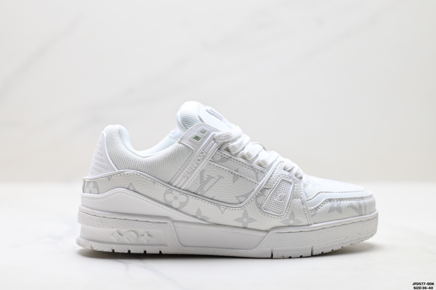 Louis Vuitton Trainer Sneaker Low スニーカー ホワイトモノグラム レザー