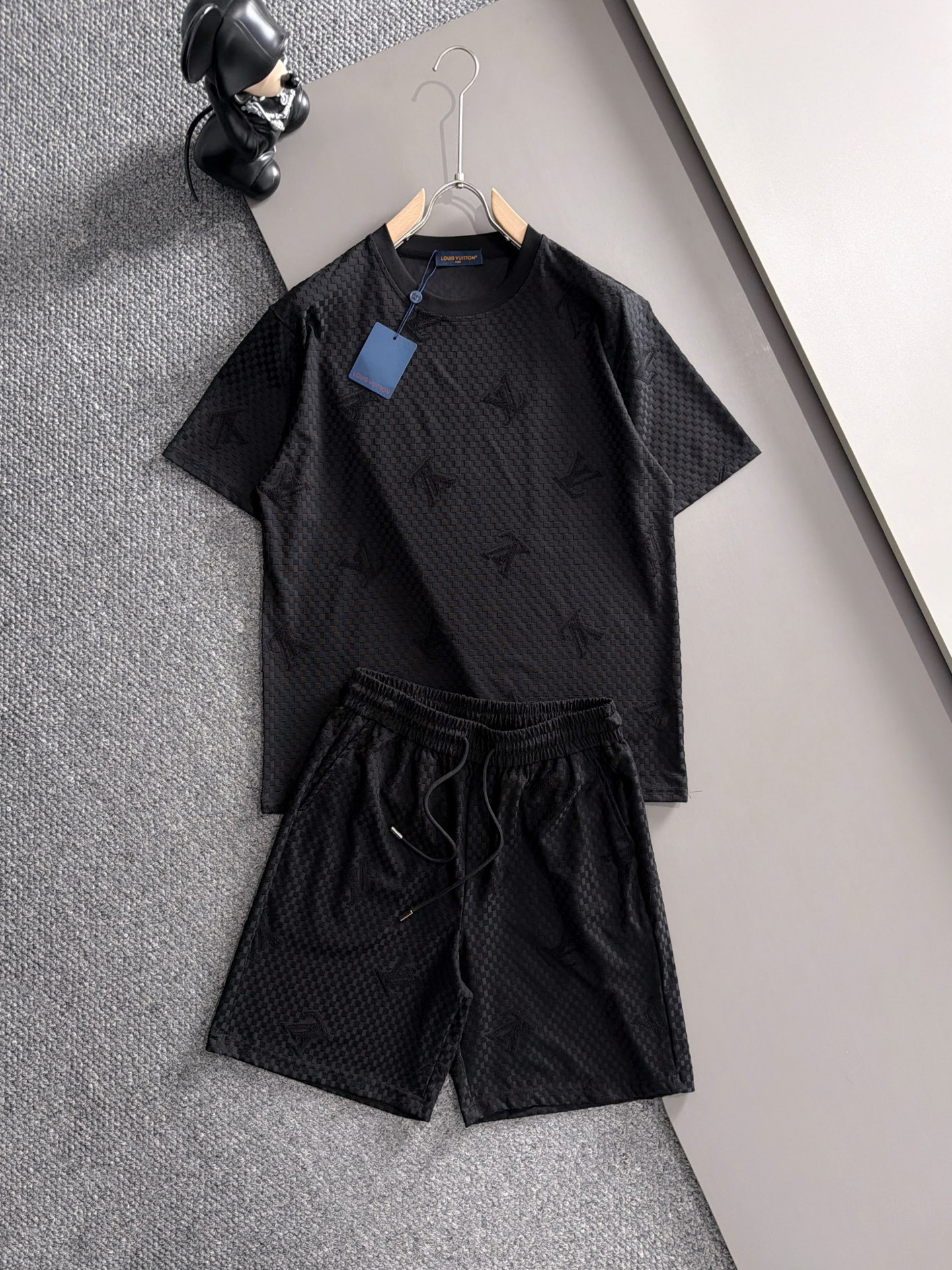 【LOUIS VUITTON】半袖T シャツショートパンツ セットアップ