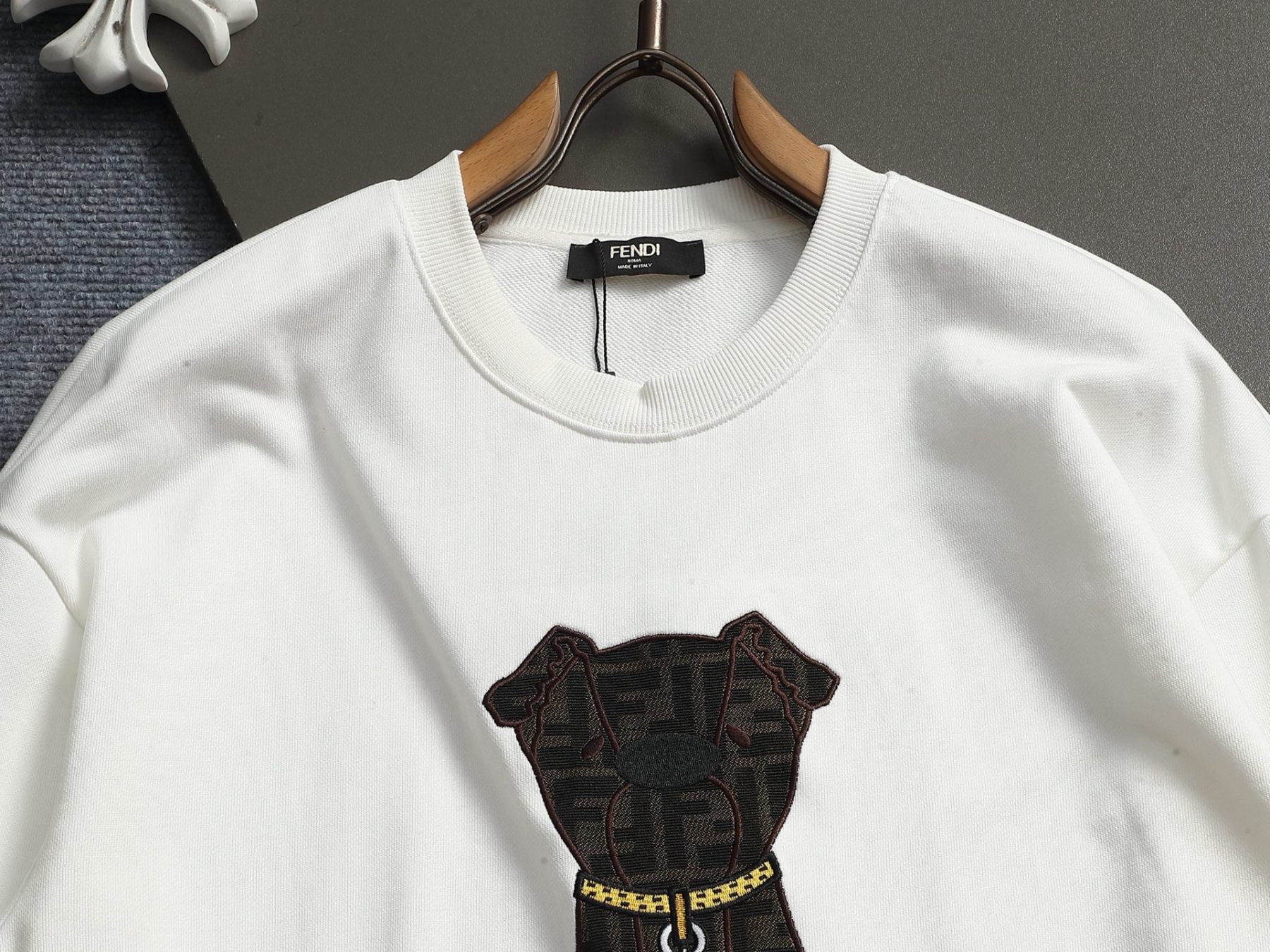 【FENDI】刺繍長袖 T シャツ