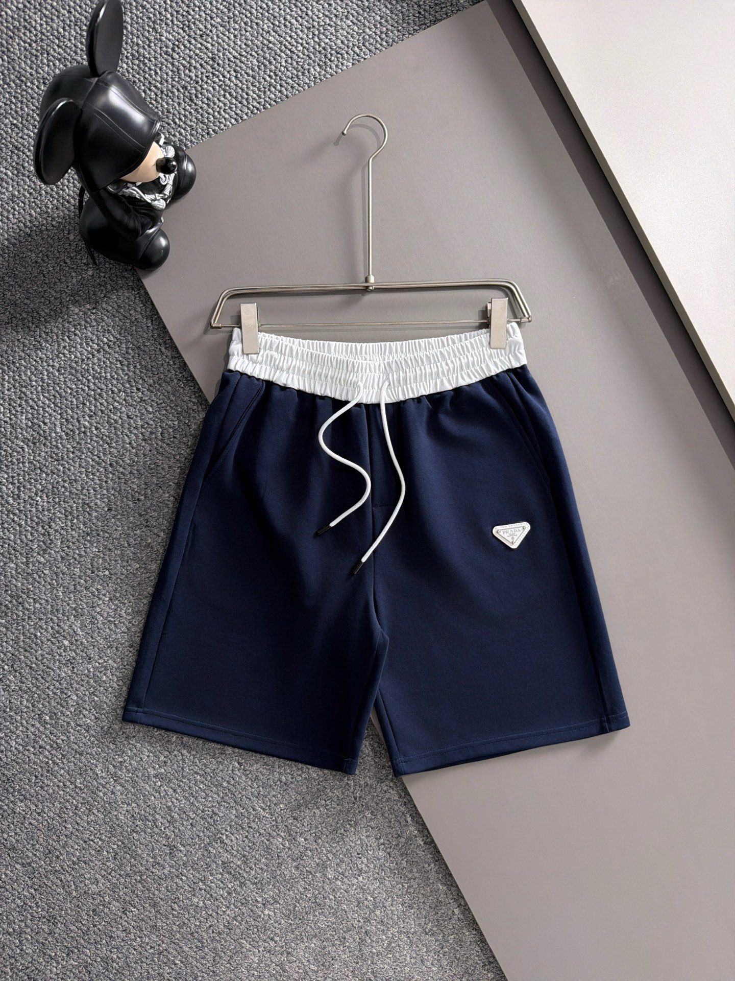 【PRADA】半袖T シャツショートパンツ セットアップ