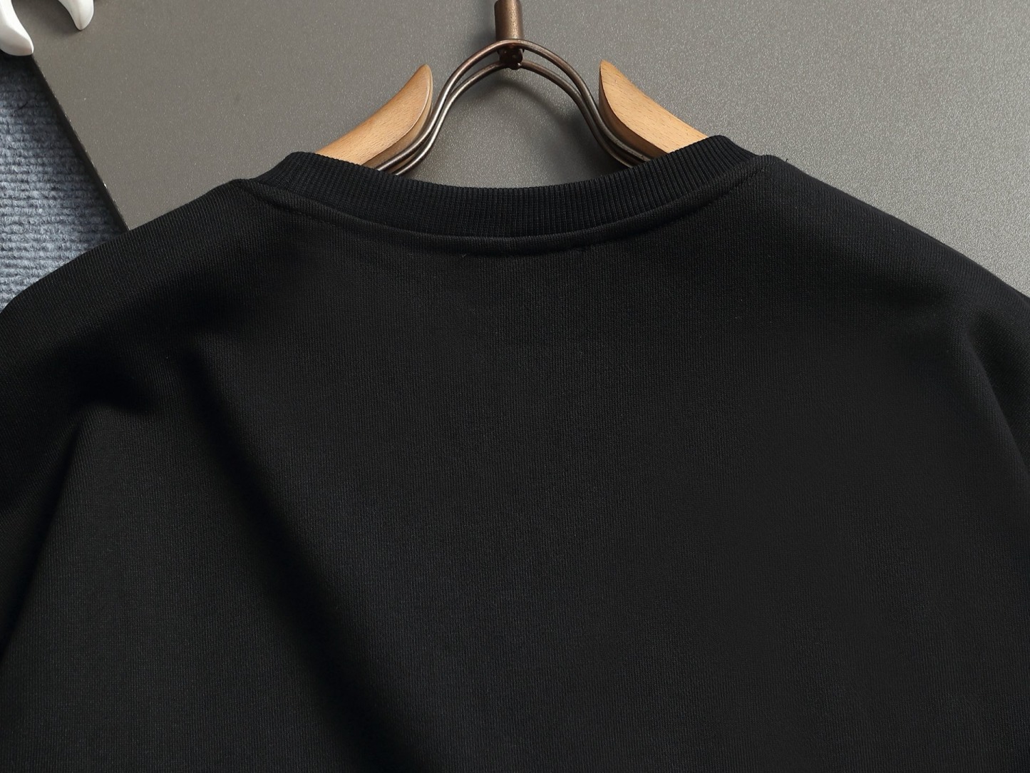 【FENDI】刺繍長袖 T シャツ