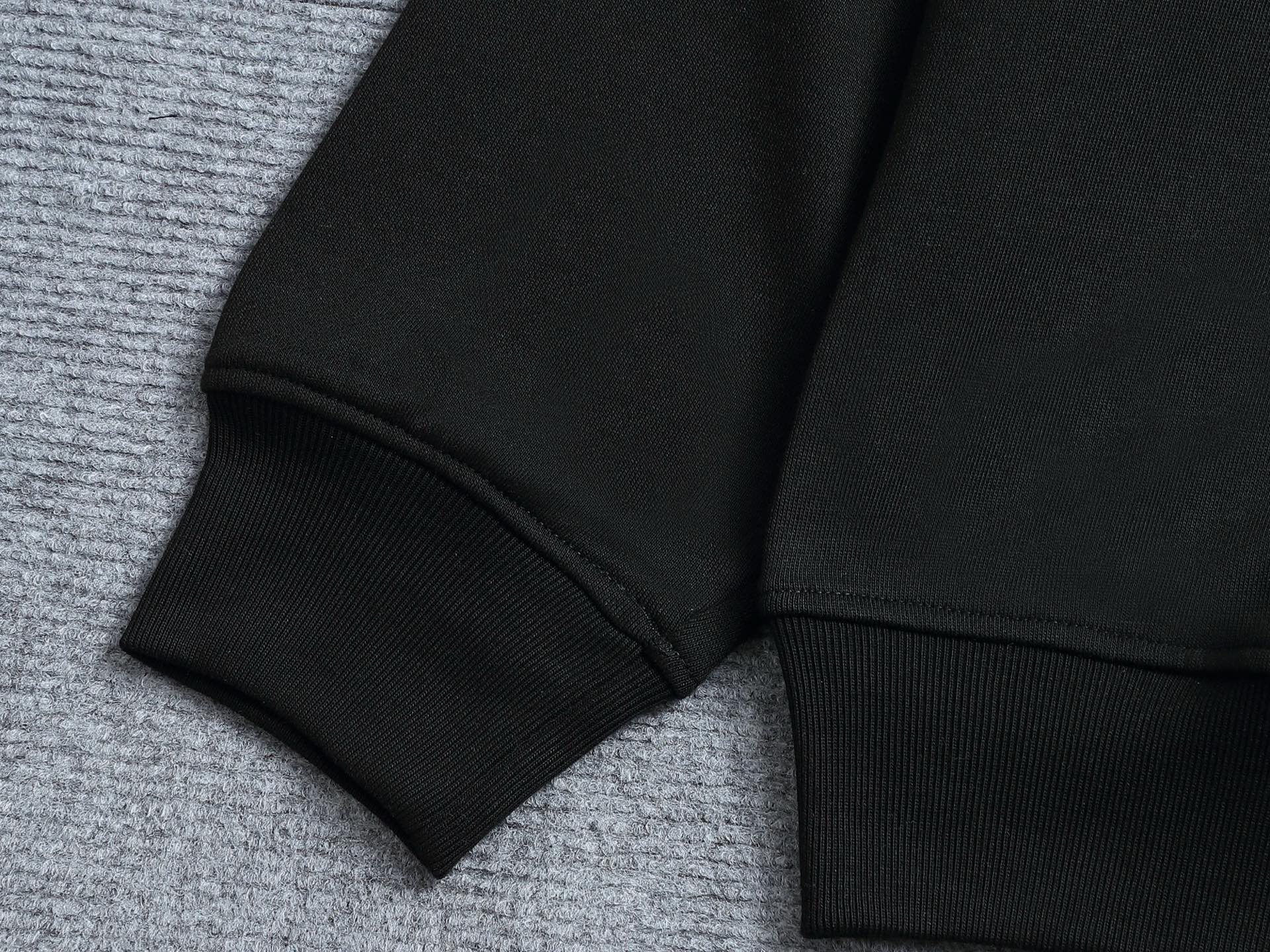 【BURBERRY】刺繍長袖 T シャツ