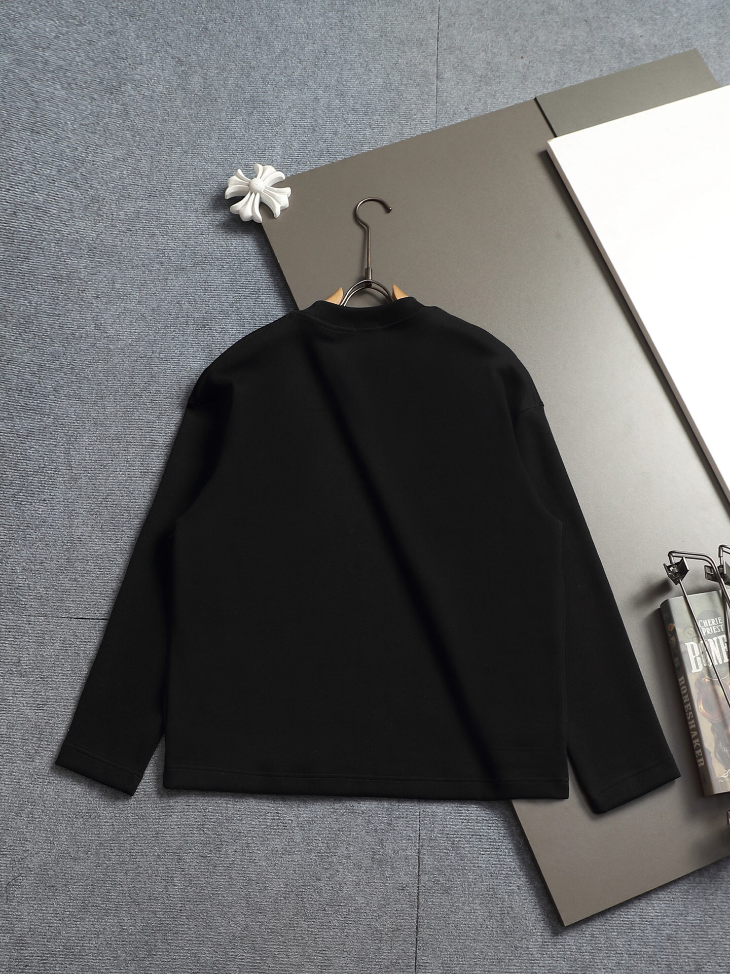 【MONCLER】刺繍長袖 T シャツ