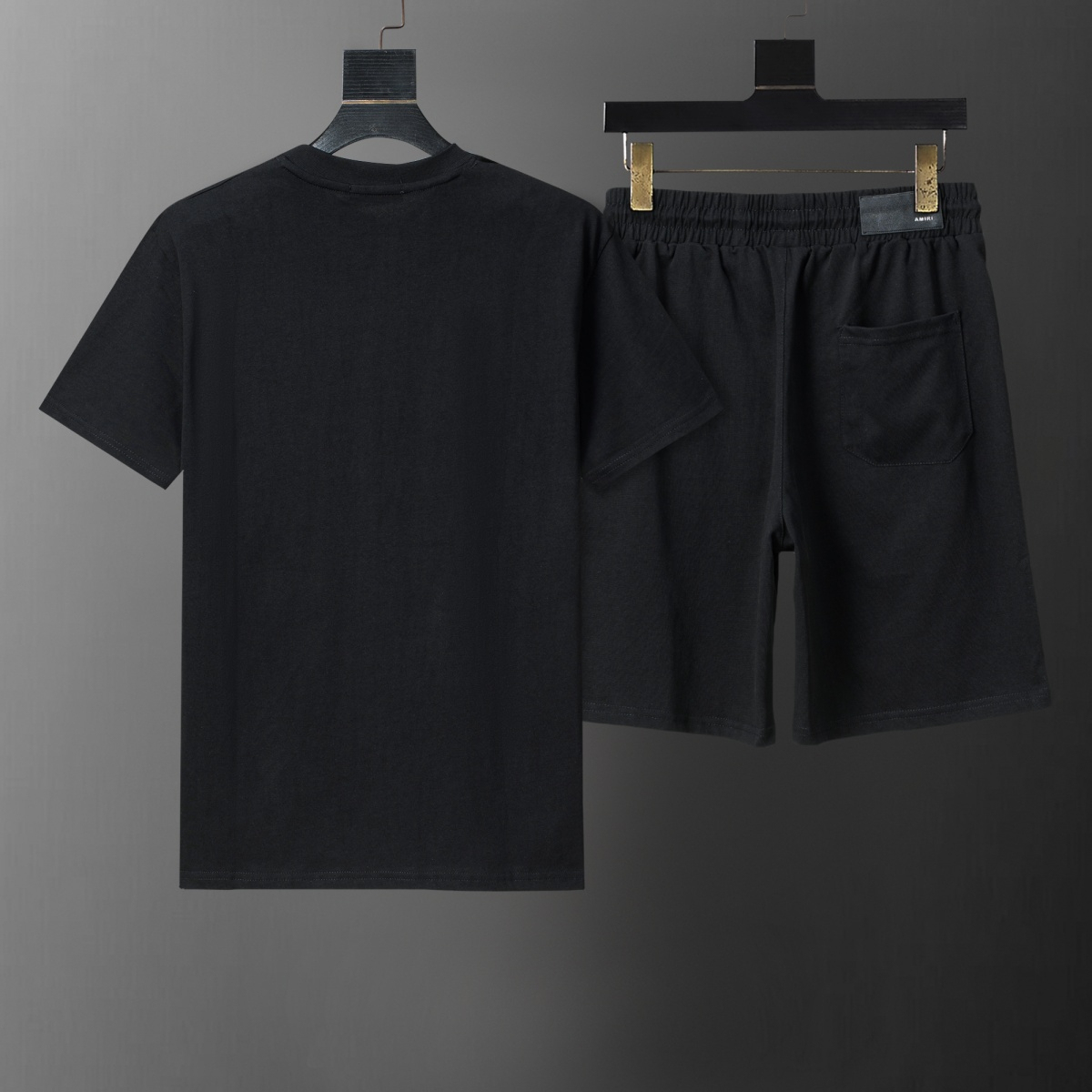 【AMIRI】半袖T シャツショートパンツ セットアップ
