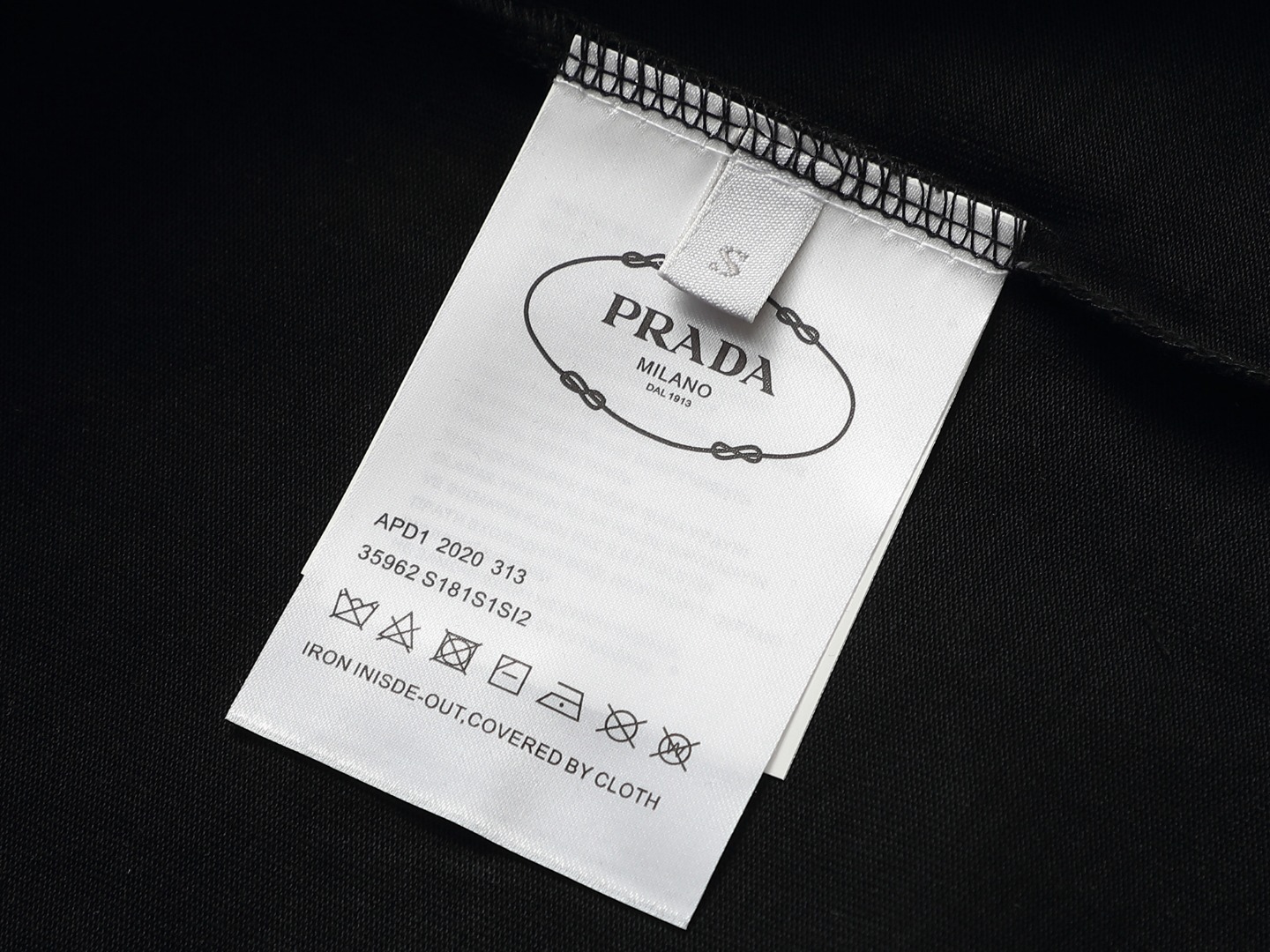 【PRADA】半袖 T シャツ