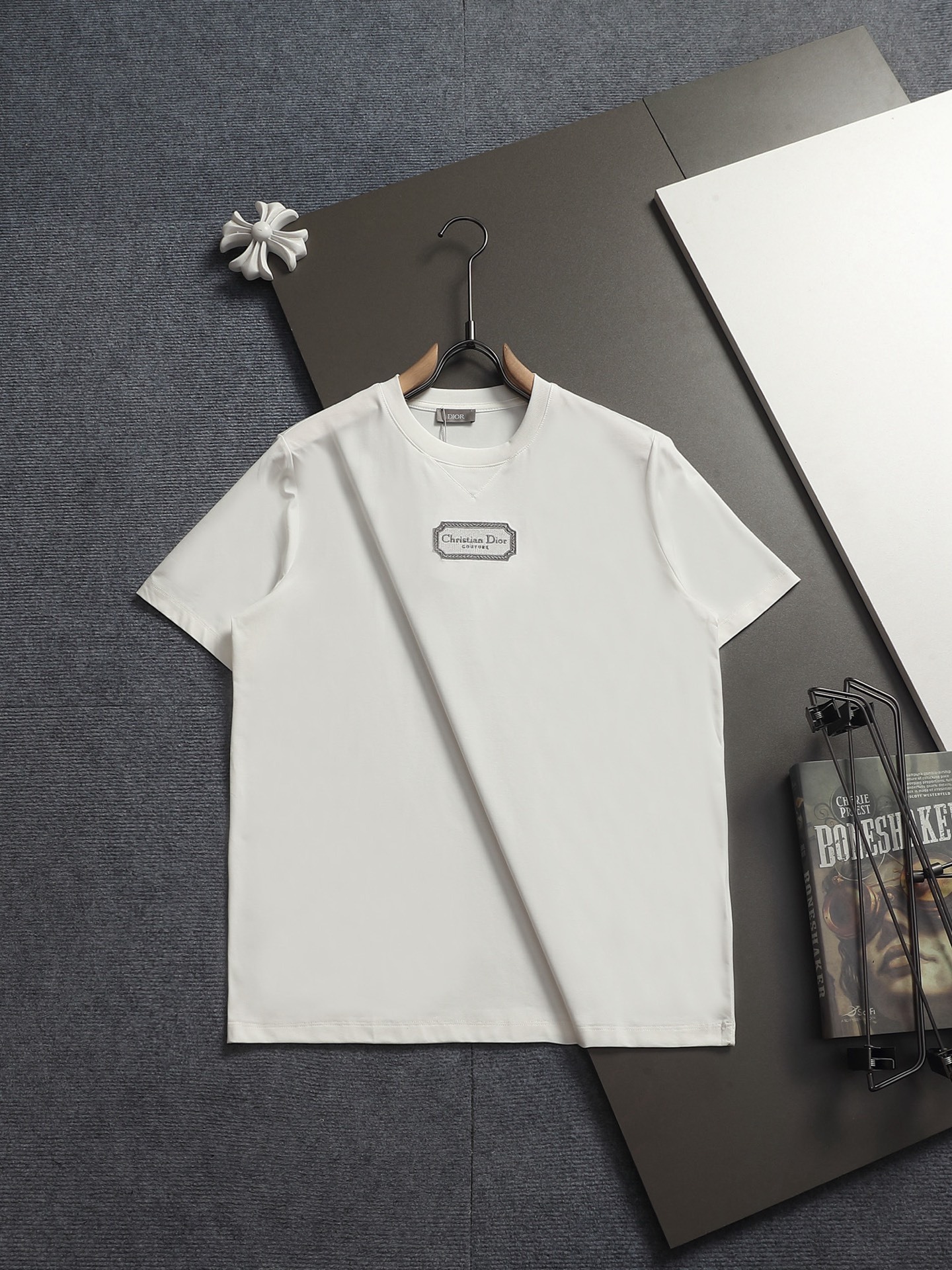 【DIOR】刺繍 半袖 T シャツ