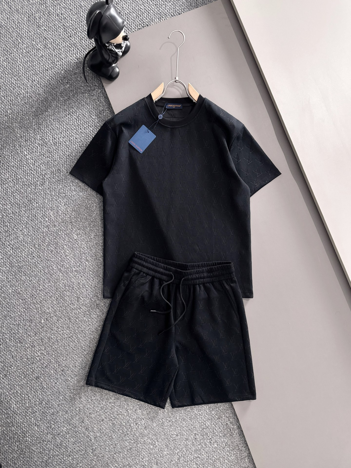【LOUIS VUITTON】半袖T シャツショートパンツ セットアップ