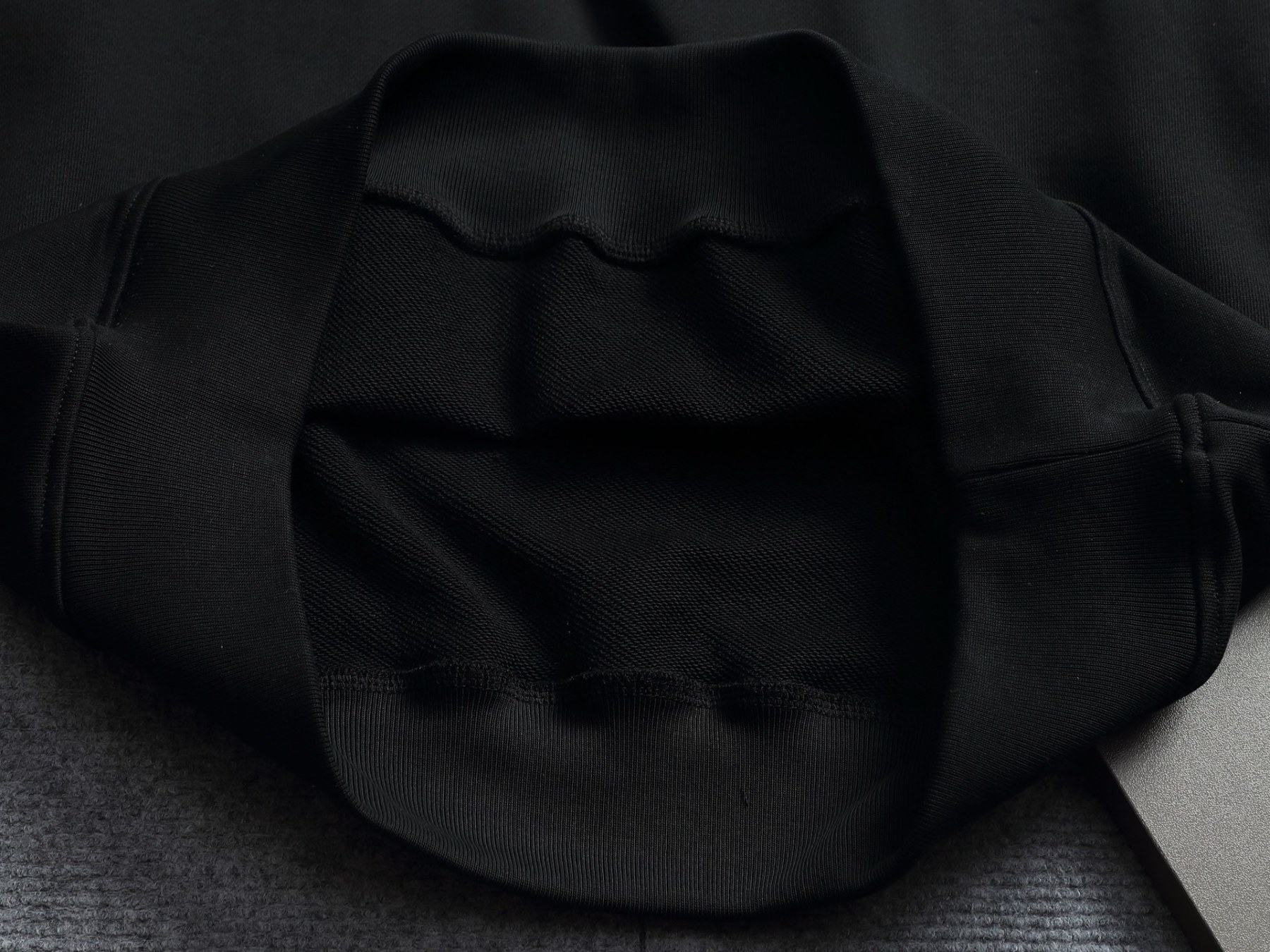 【MONCLER】刺繍長袖 T シャツ