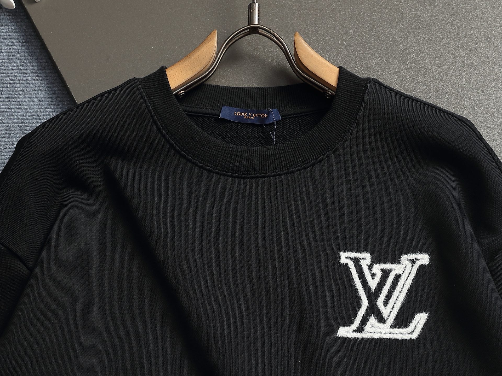 【LOUIS VUITTON】刺繍長袖 T シャツ