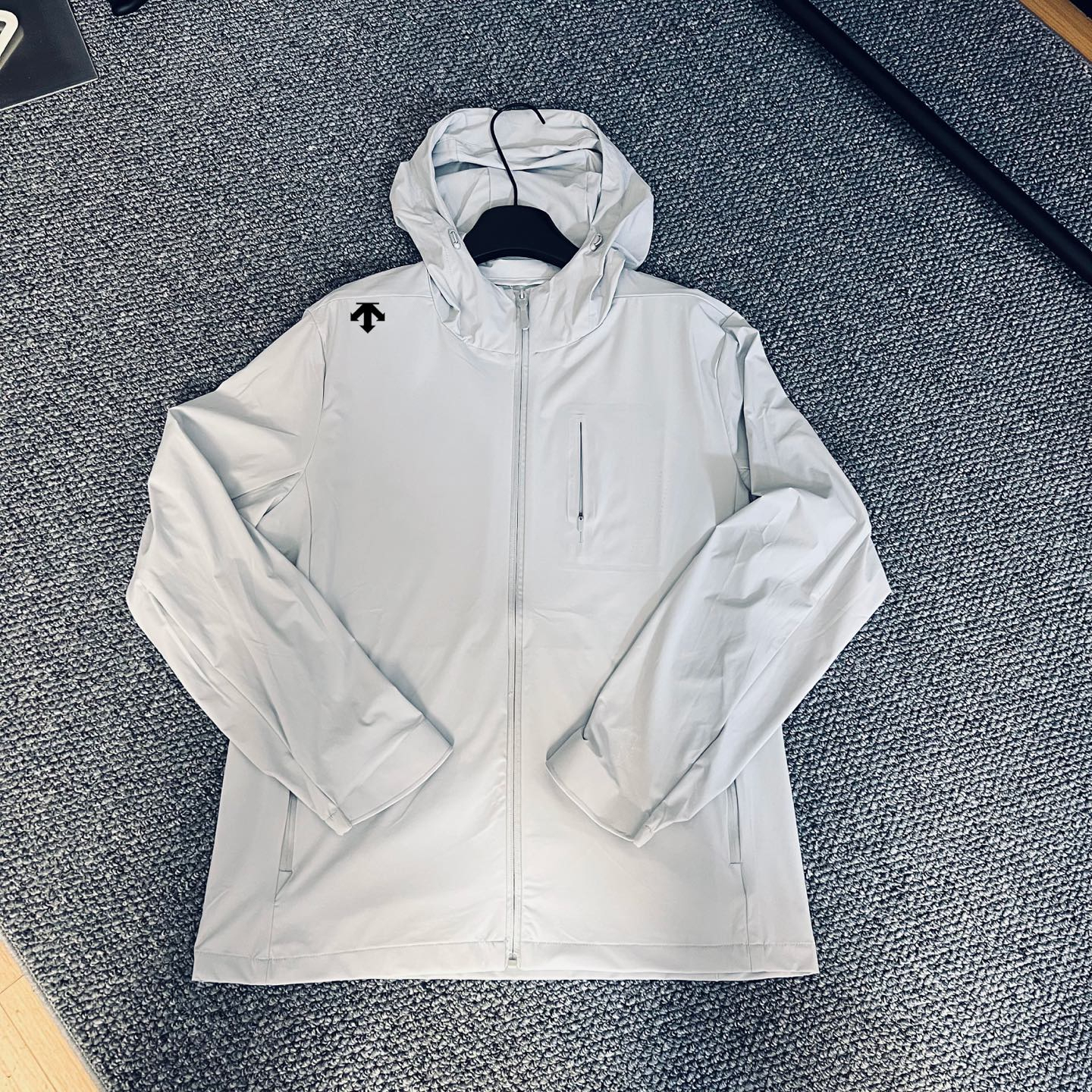 【DESCENTE】UV カットパーカー