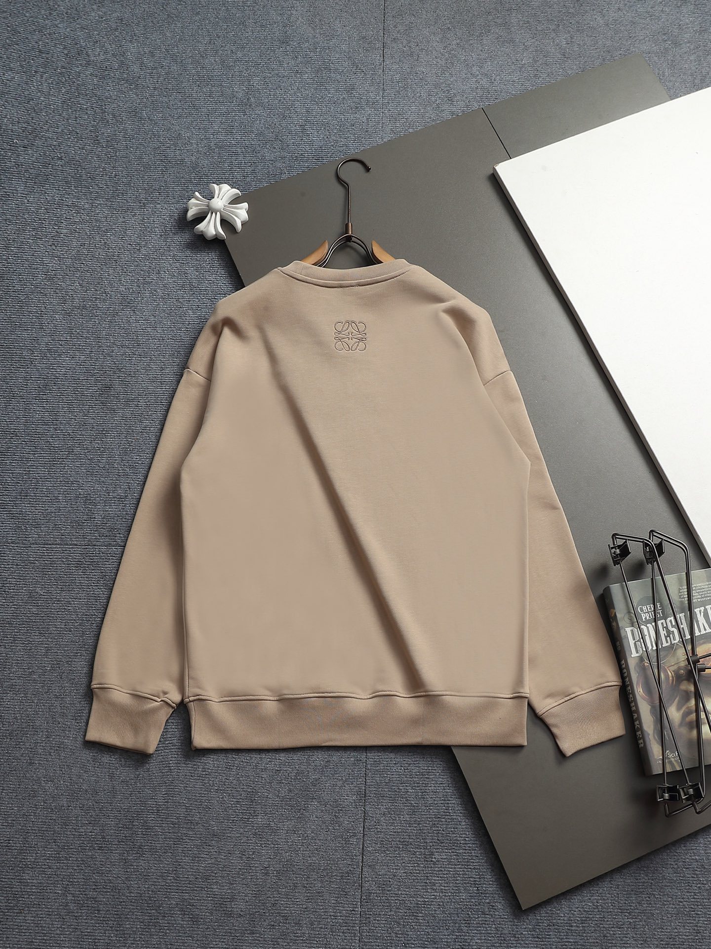 【LOEWE】刺繍長袖 T シャツ