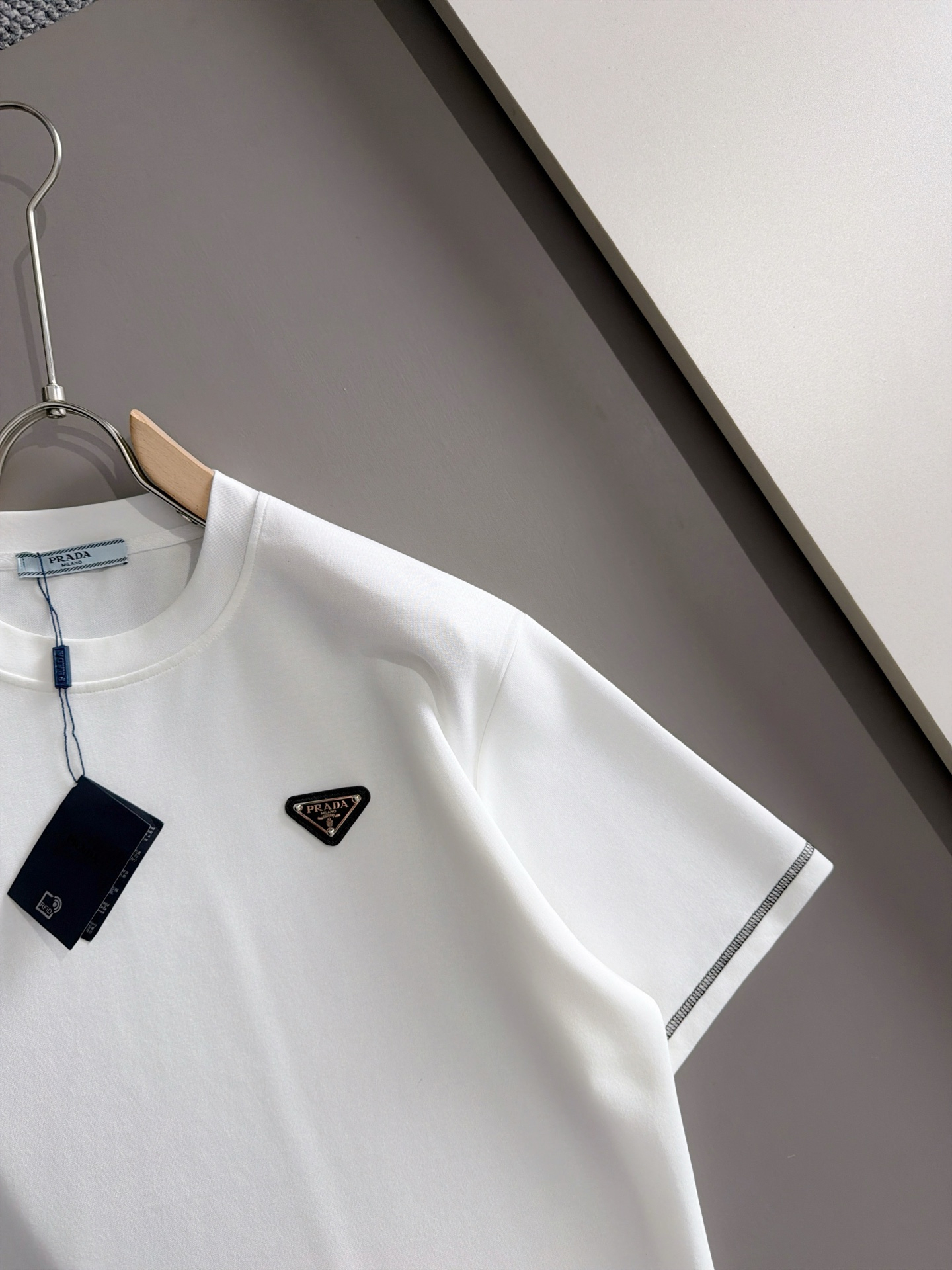 【PRADA】半袖T シャツショートパンツ セットアップ