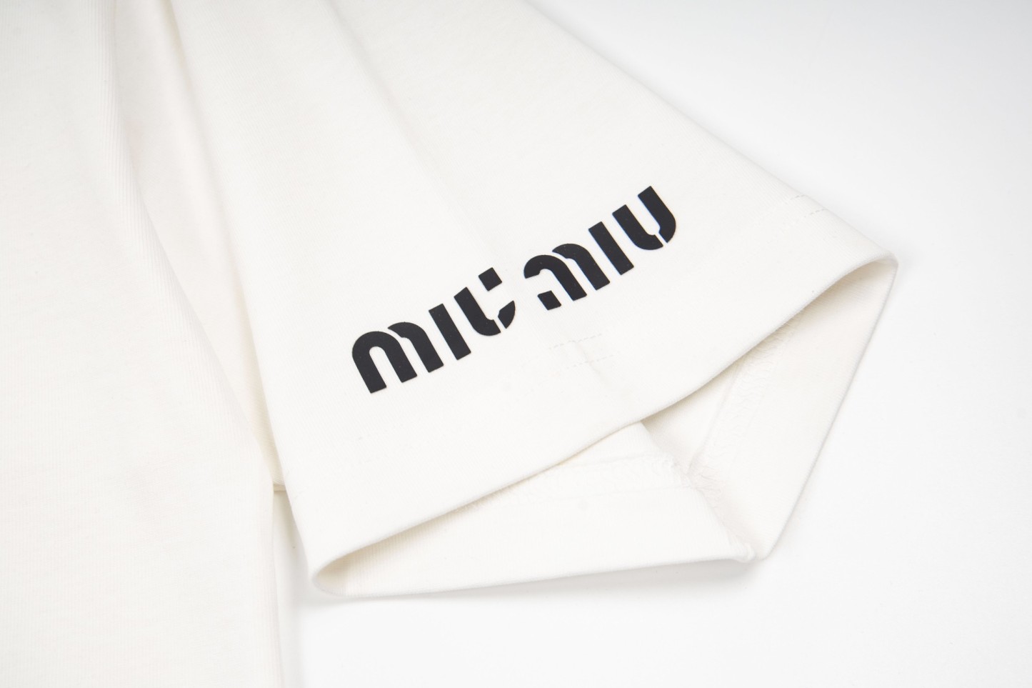 【MIU MIU】半袖 T シャツ