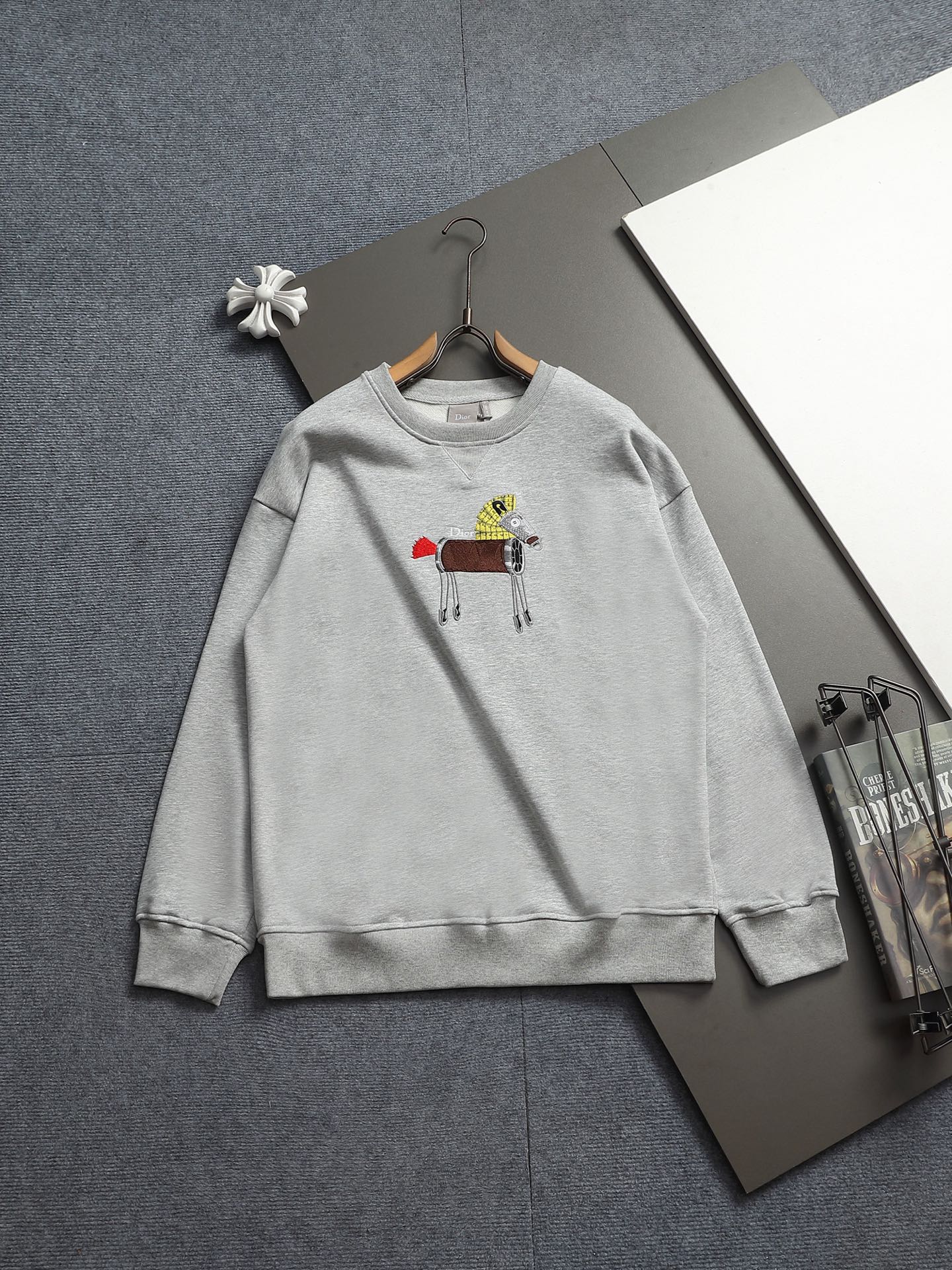 【DIOR】刺繍長袖 T シャツ