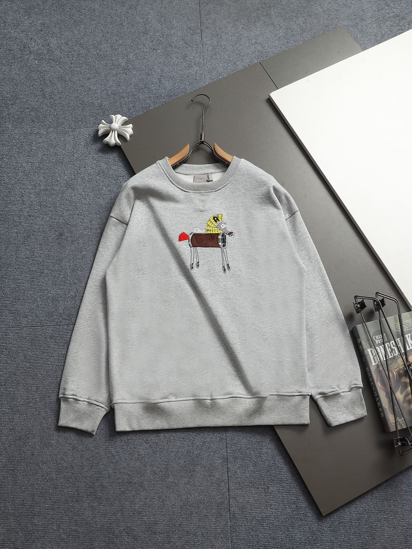 【DIOR】刺繍長袖 T シャツ