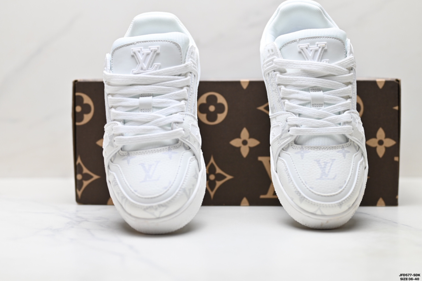 Louis Vuitton Trainer Sneaker Low スニーカー ホワイトモノグラム レザー