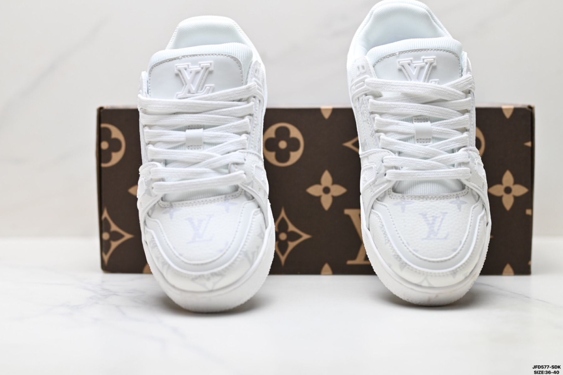 Louis Vuitton Trainer Sneaker Low スニーカー ホワイトモノグラム レザー
