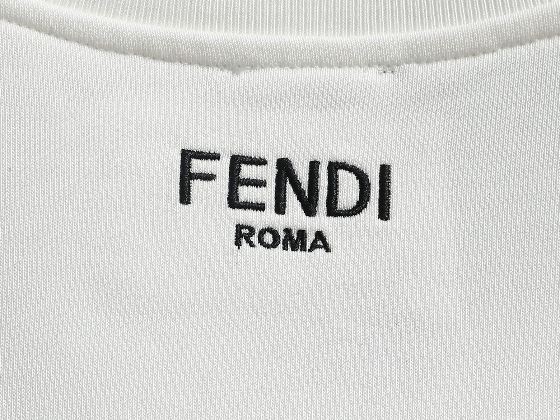 【FENDI】長袖 T シャツ