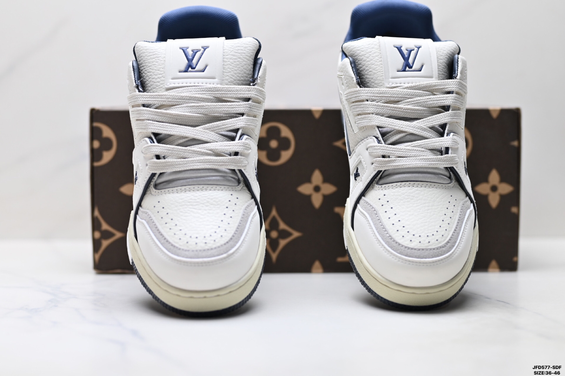 Louis Vuitton Trainer Sneaker Low スニーカー ホワイト × ネイビー レザー