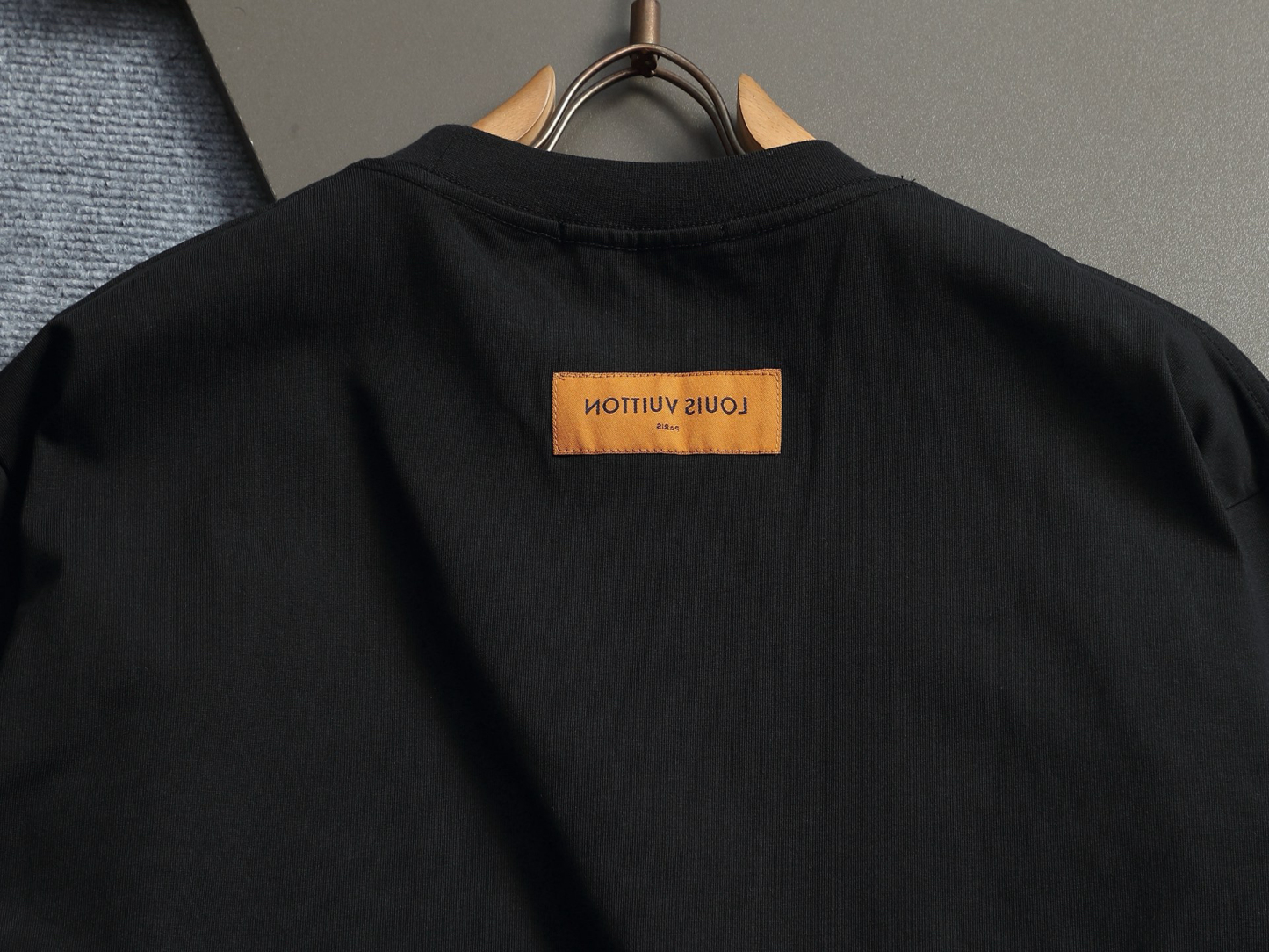 【LOUIS VUITTON】刺繍長袖 T シャツ
