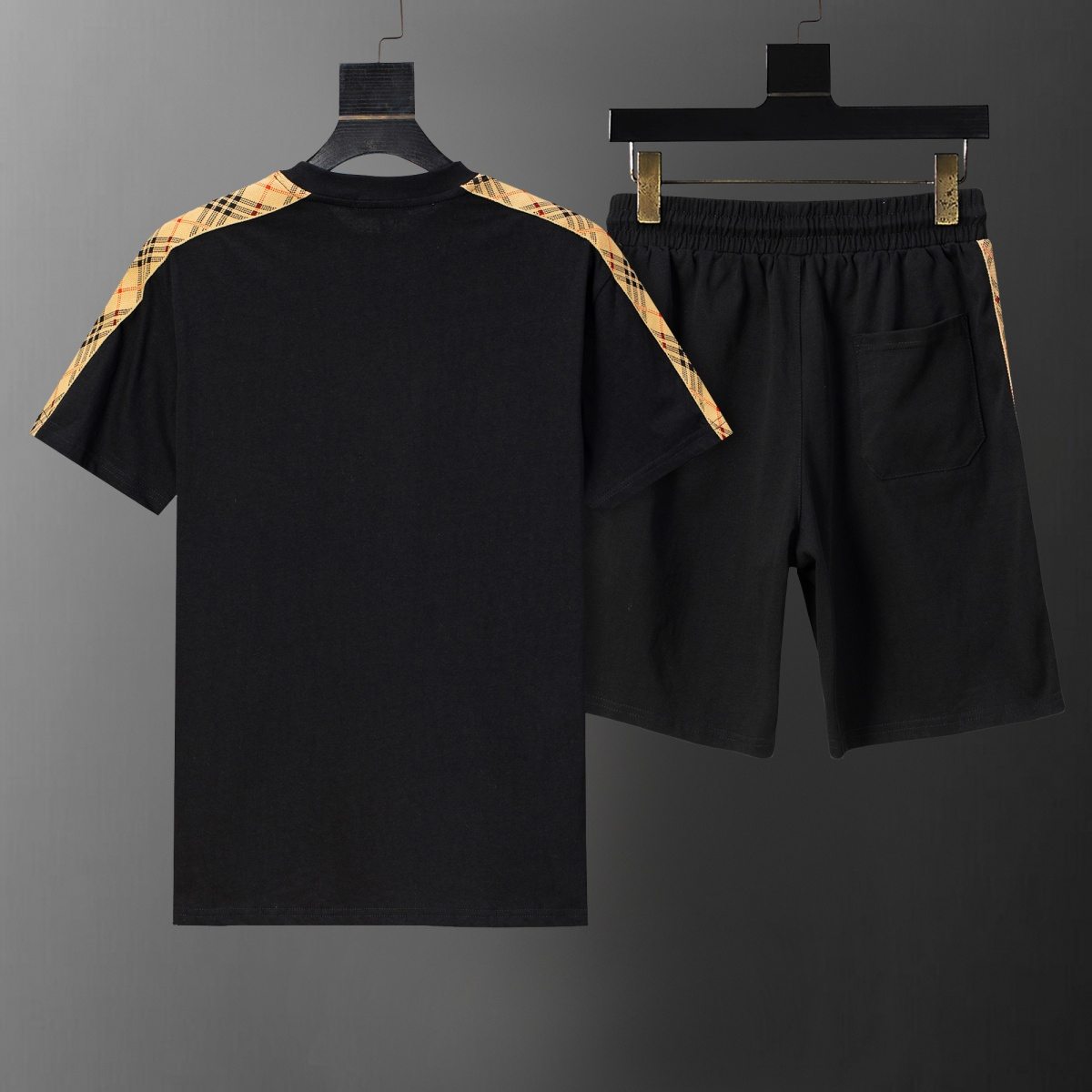 【BURBERRY】半袖T シャツショートパンツ セットアップ