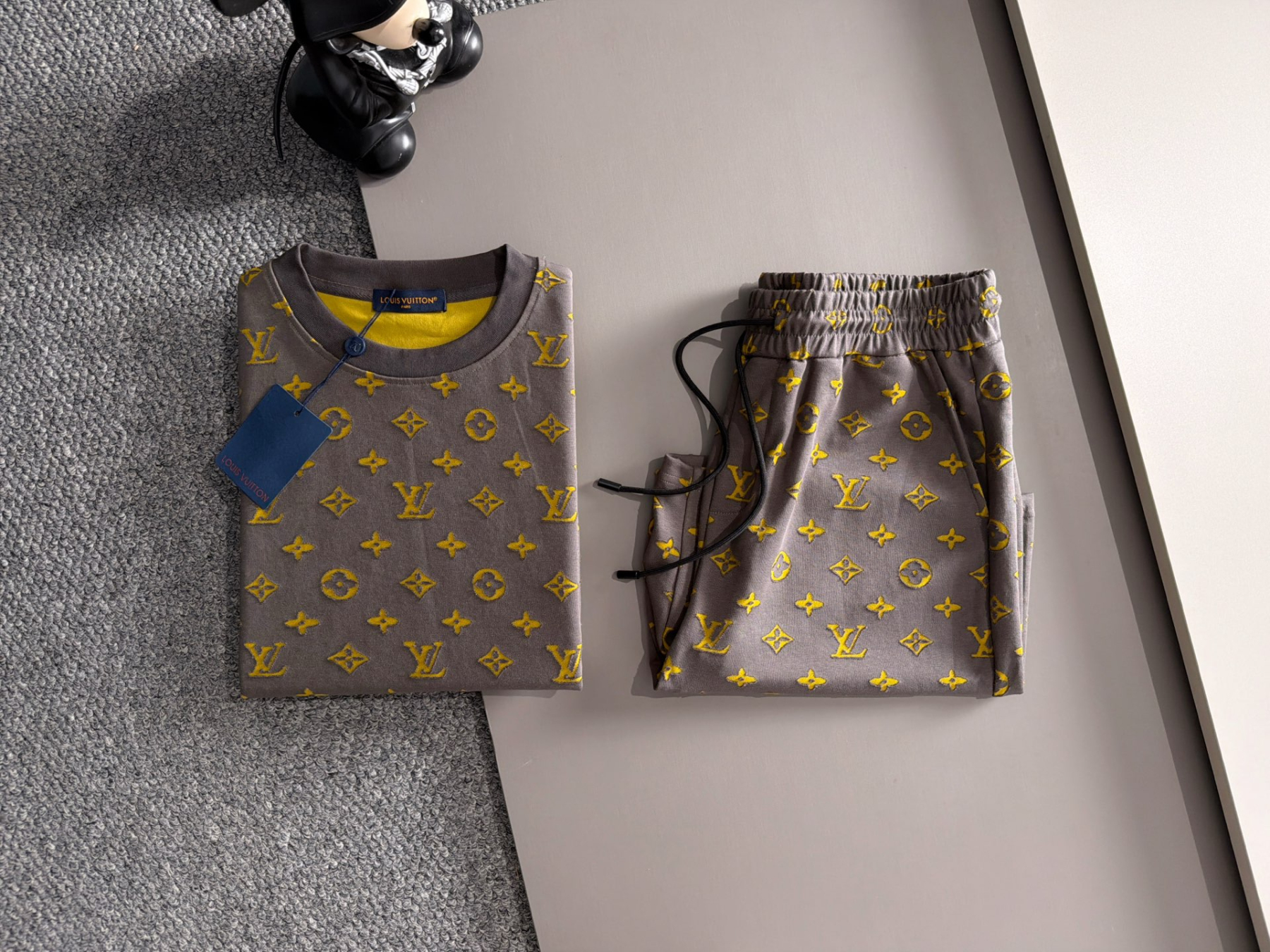 【LOUIS VUITTON】半袖T シャツショートパンツ セットアップ