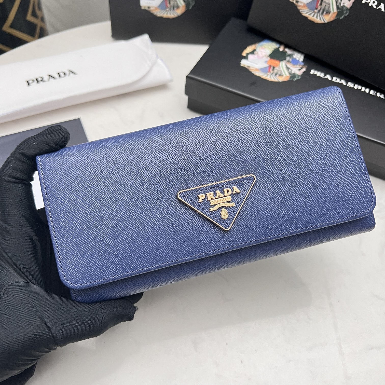 Pradaレザー コンチネンタルウォレット 財布 折財布