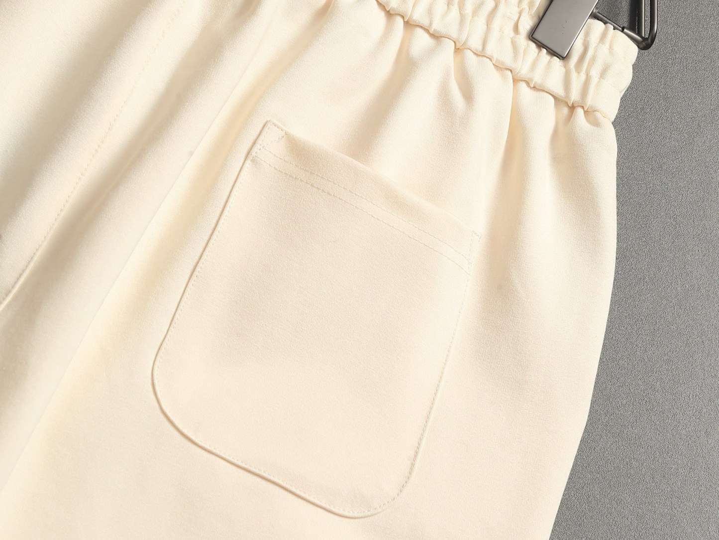 【BURBERRY】ショートパンツ